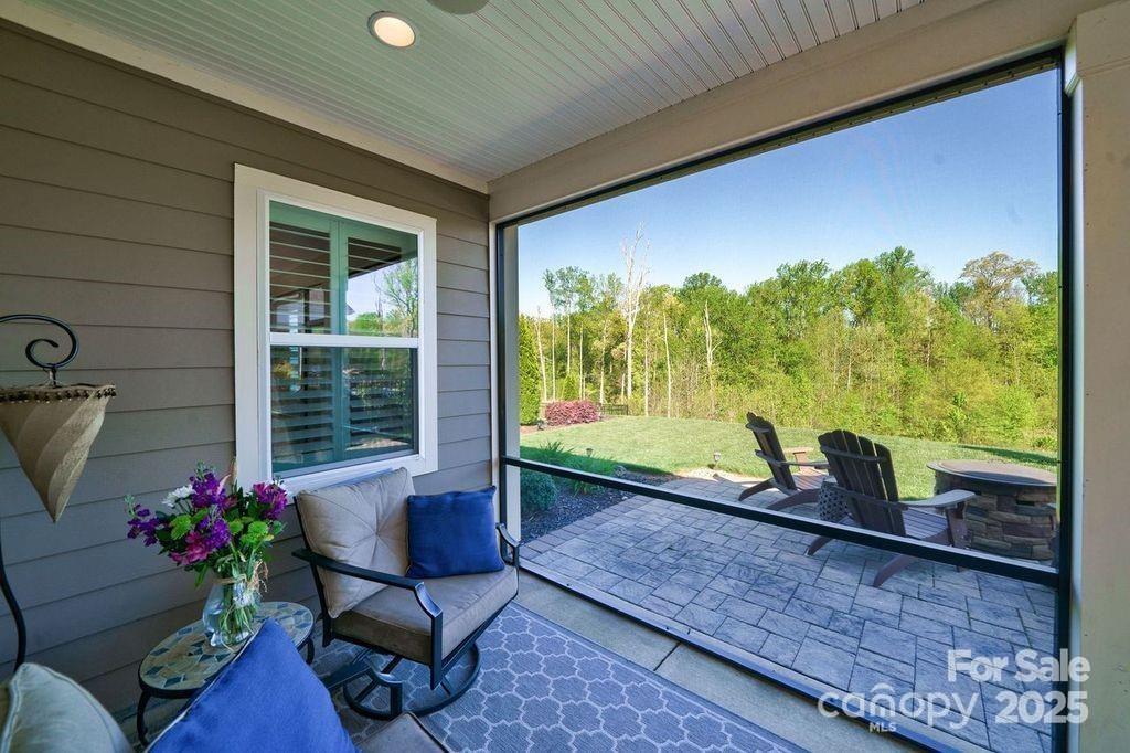 4830 Looking Glass Trail