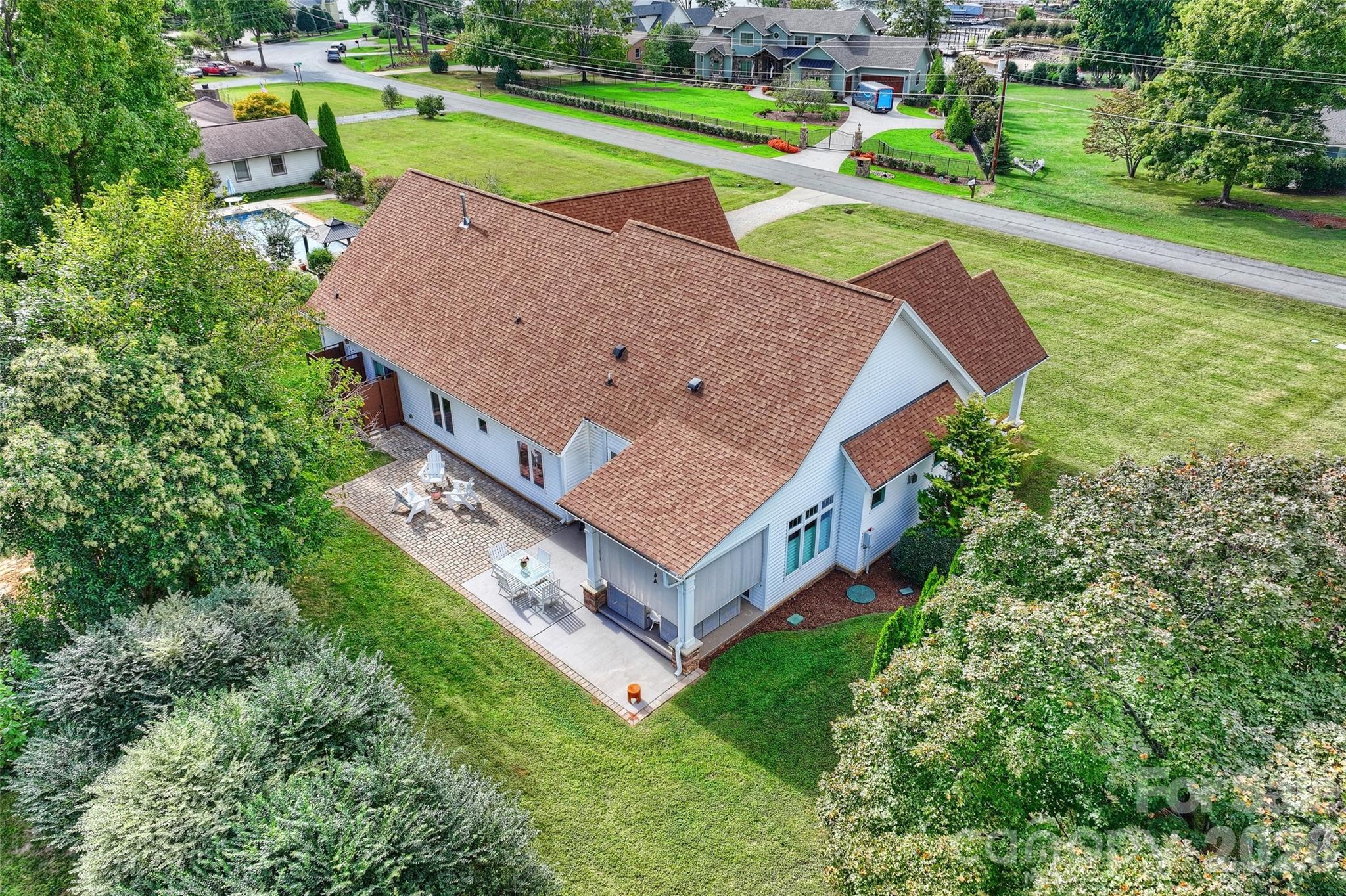21228 Lakeview Circle