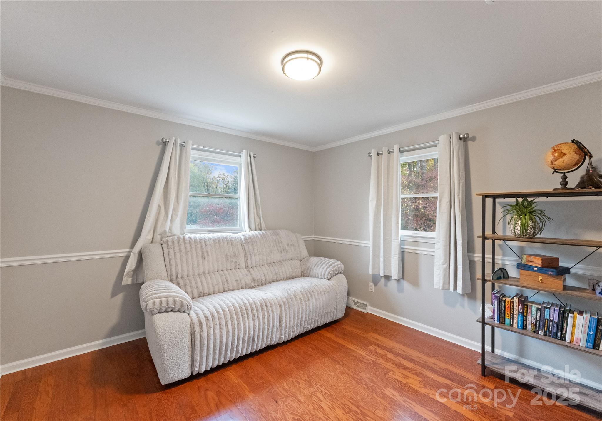 148 Woodland Drive SW