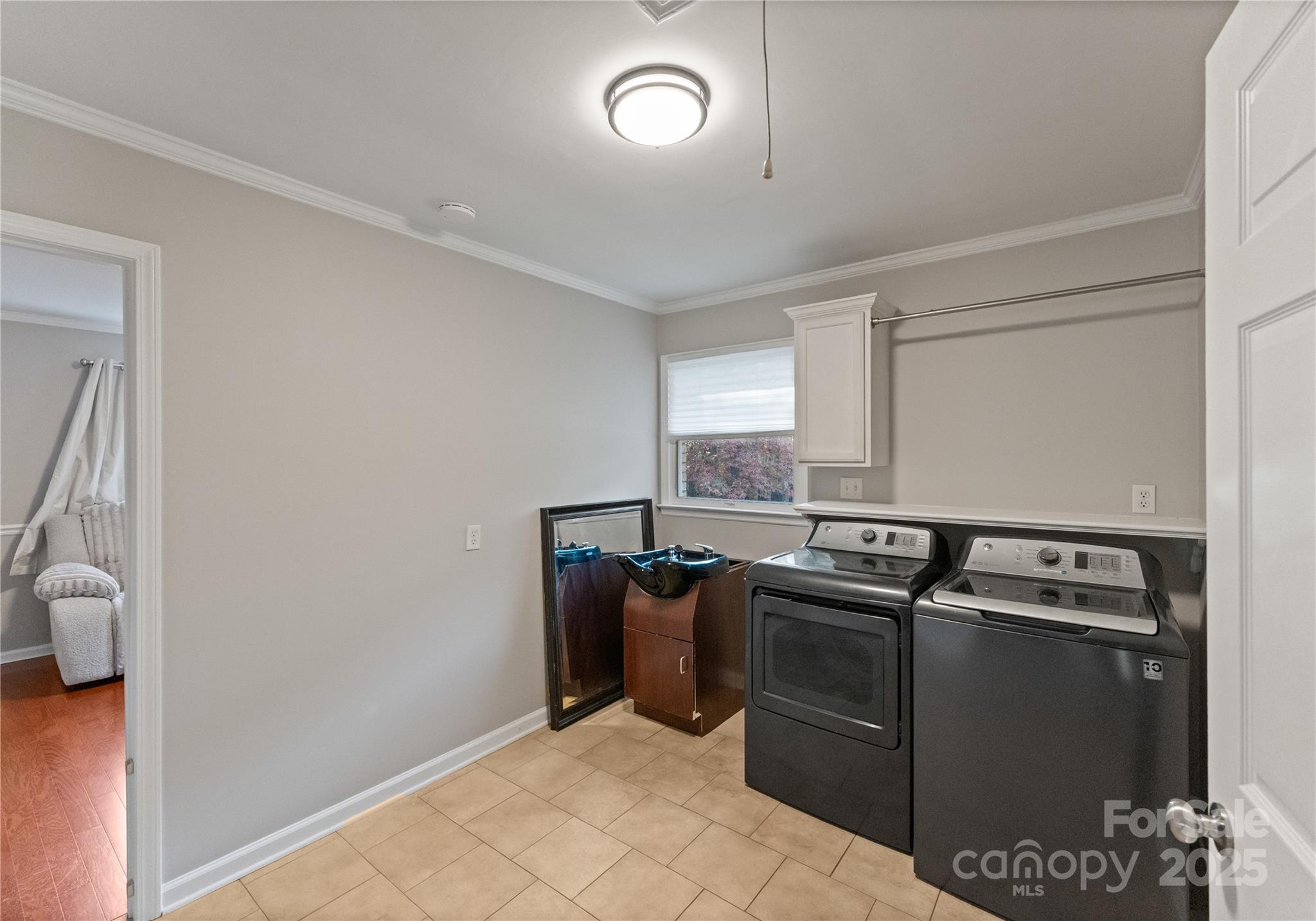148 Woodland Drive SW