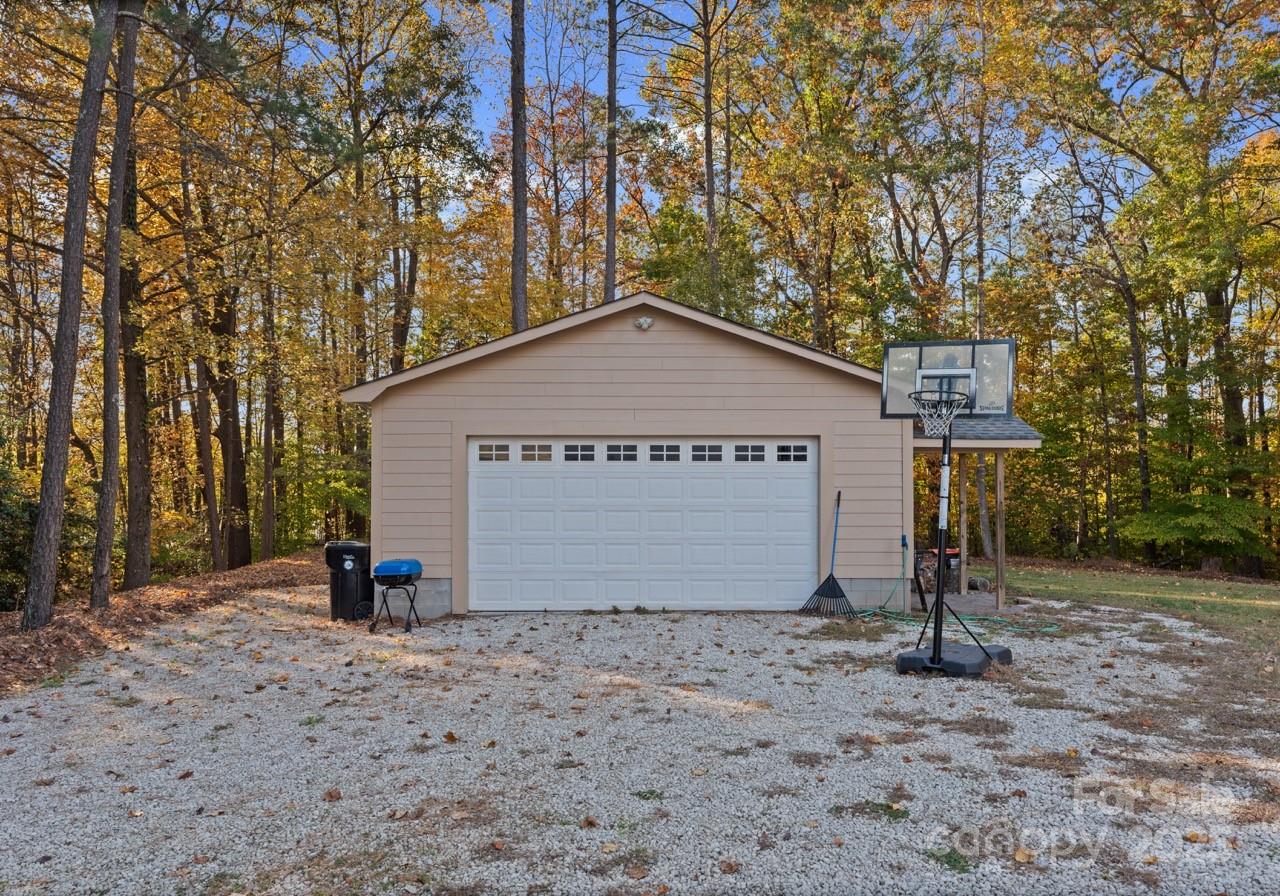 148 Woodland Drive SW