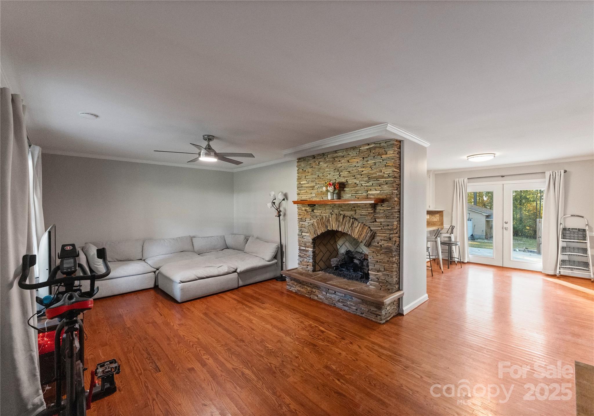148 Woodland Drive SW
