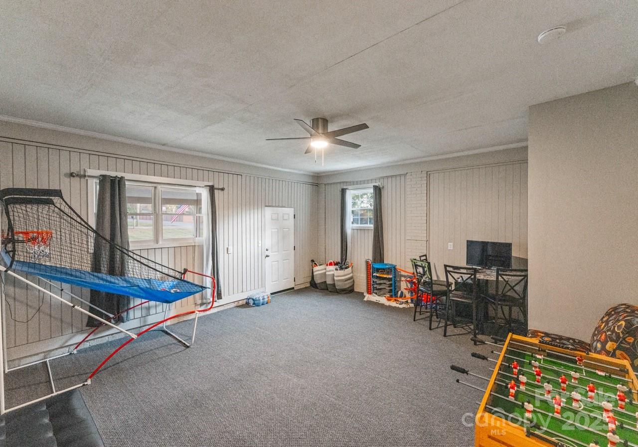 148 Woodland Drive SW