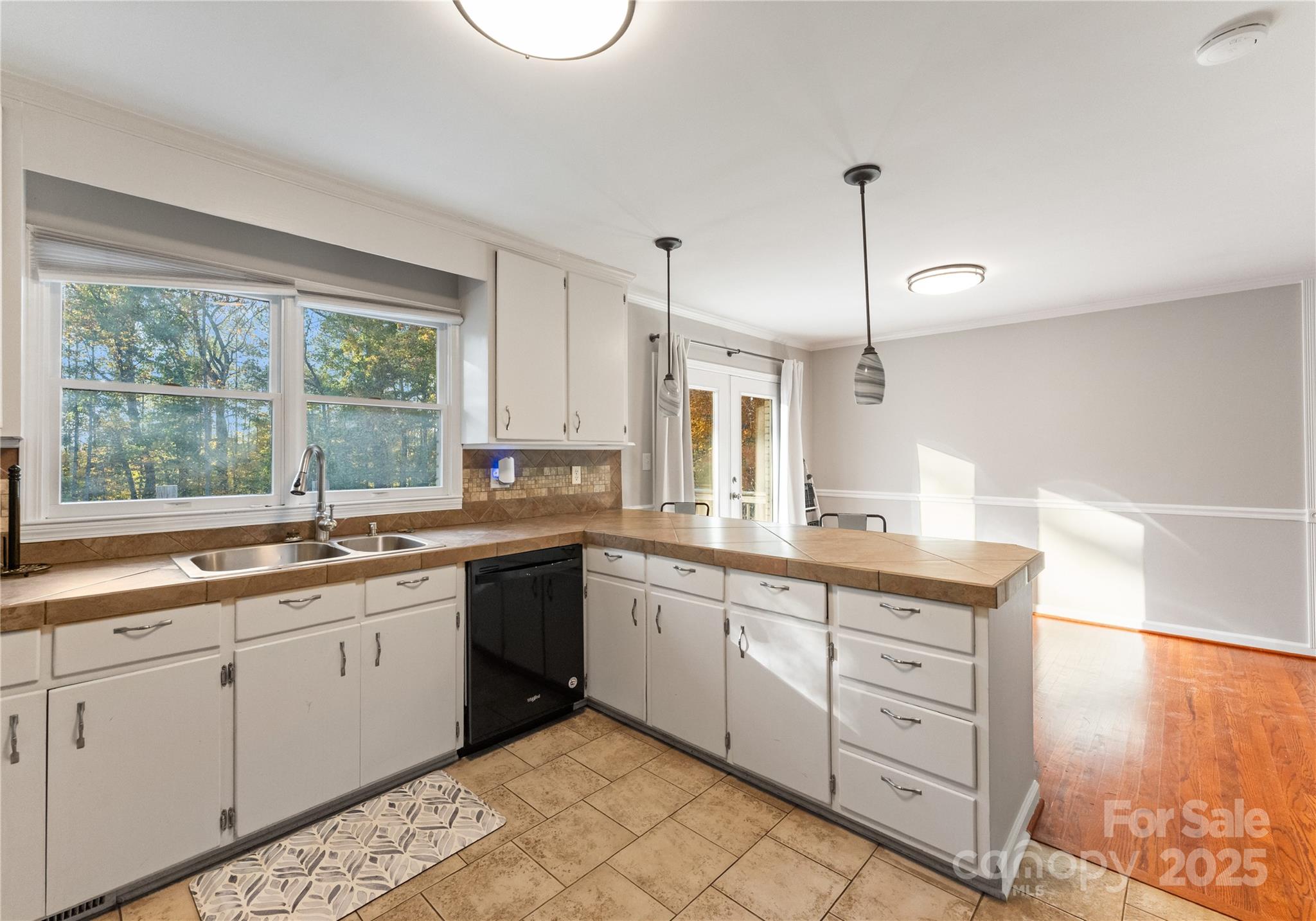 148 Woodland Drive SW