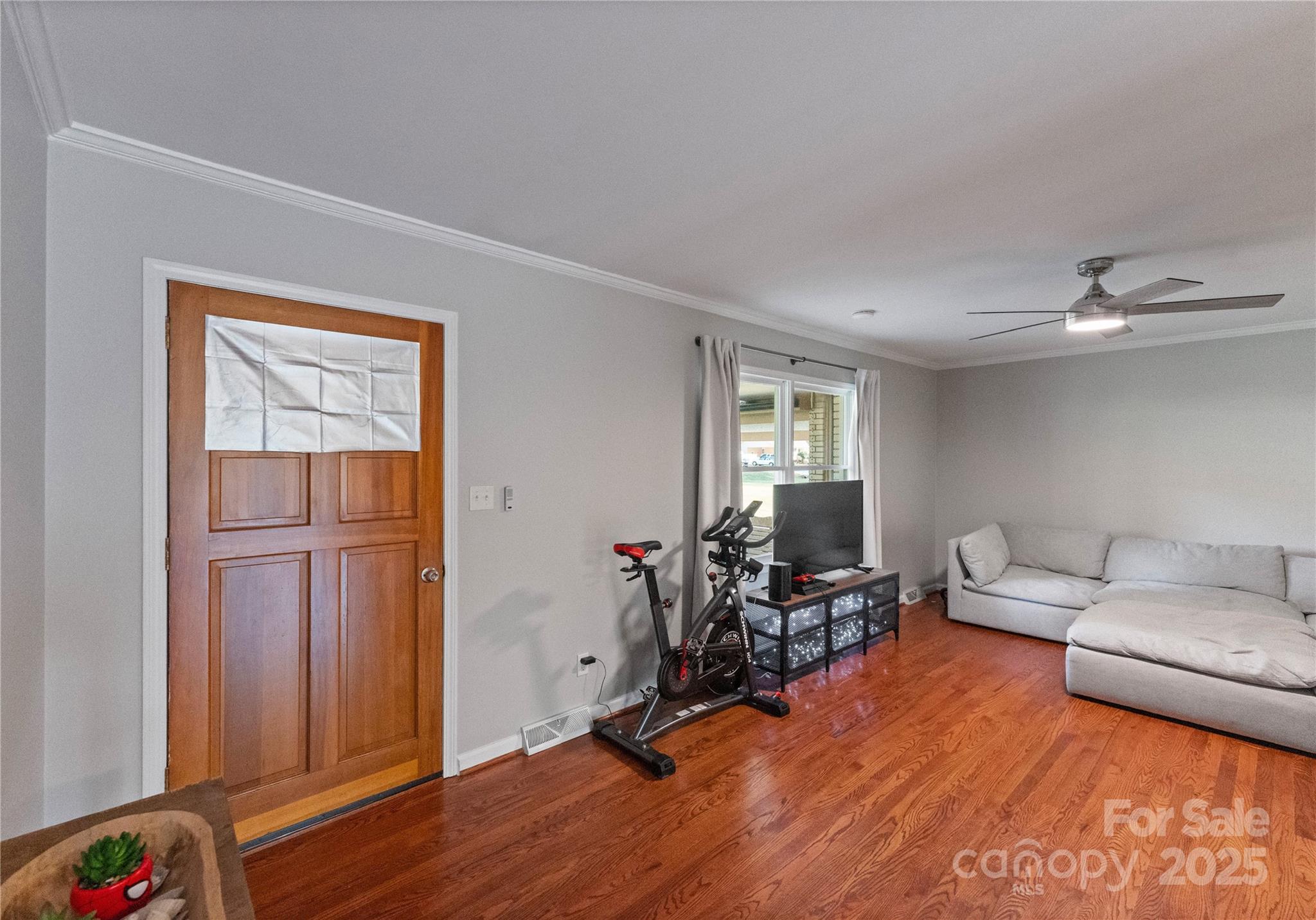 148 Woodland Drive SW