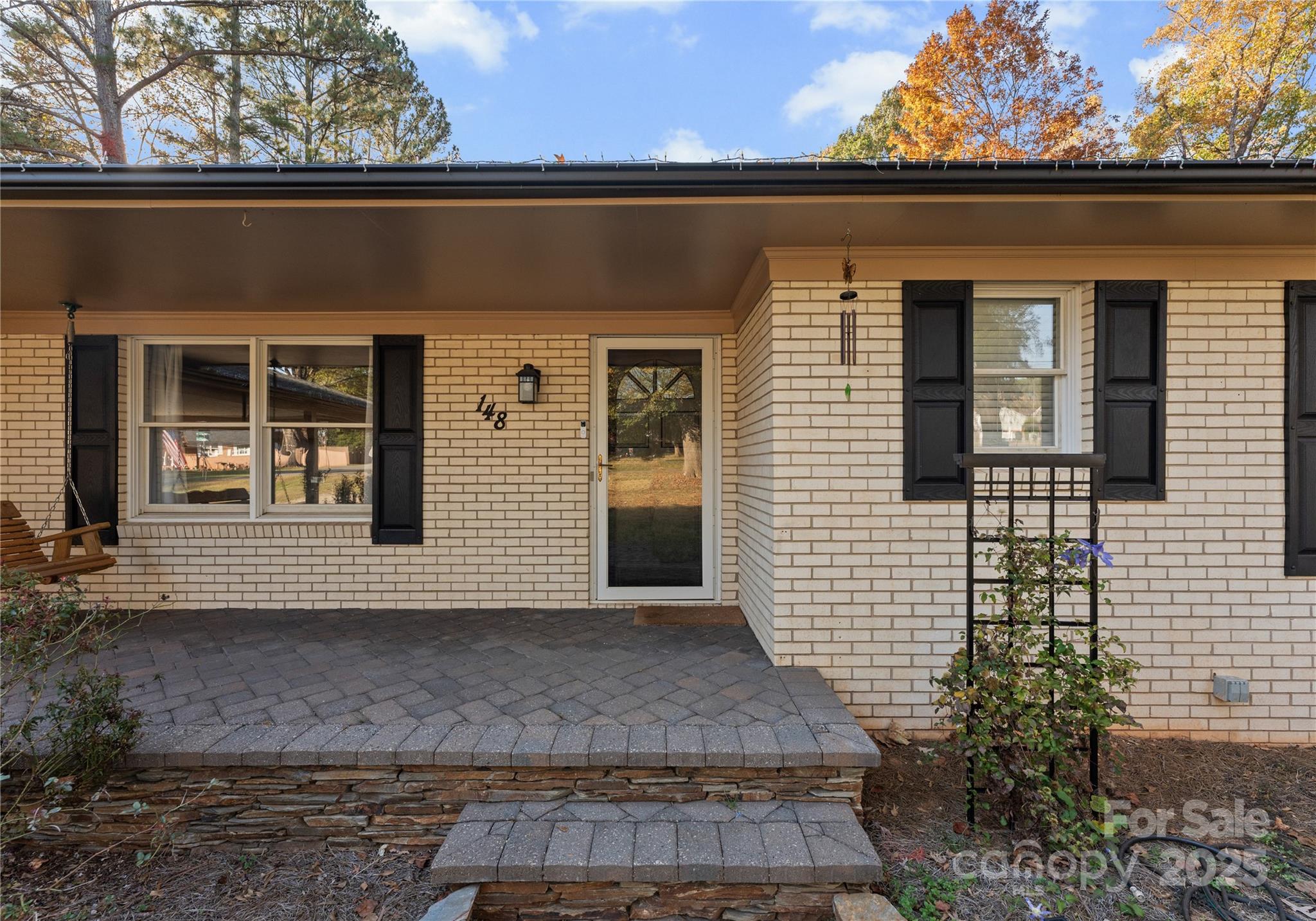 148 Woodland Drive SW