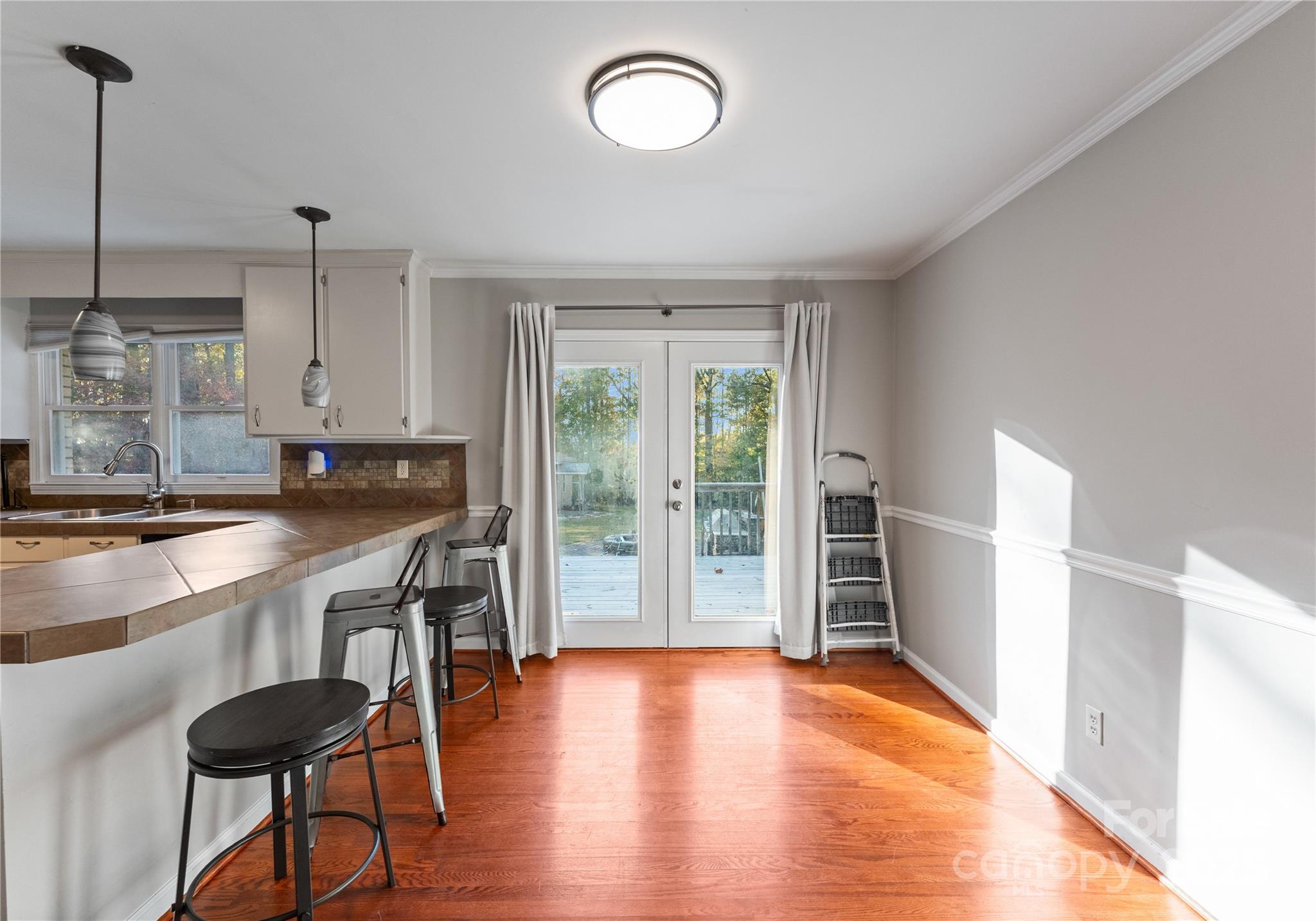 148 Woodland Drive SW