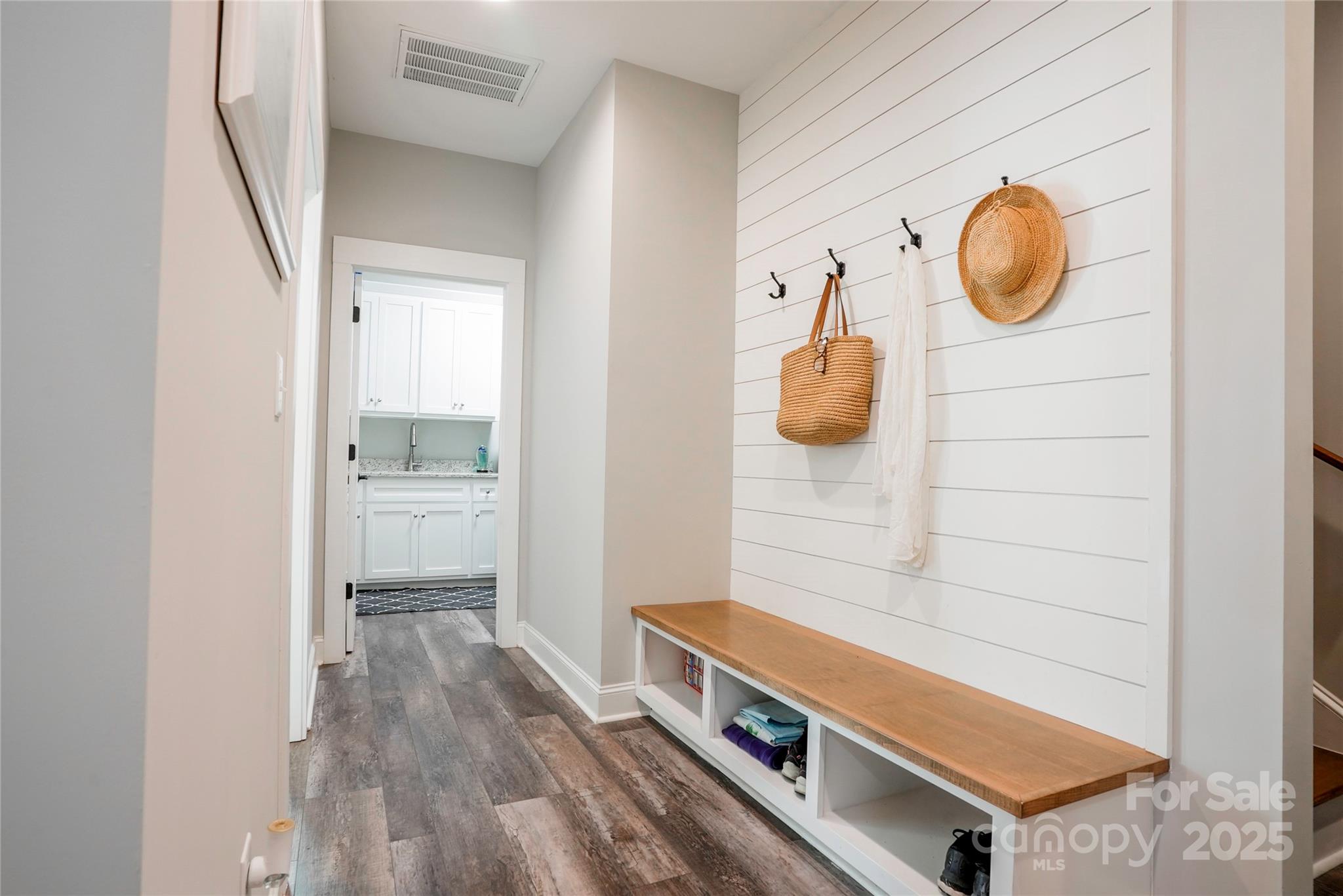 2606 Lee Lawing Road