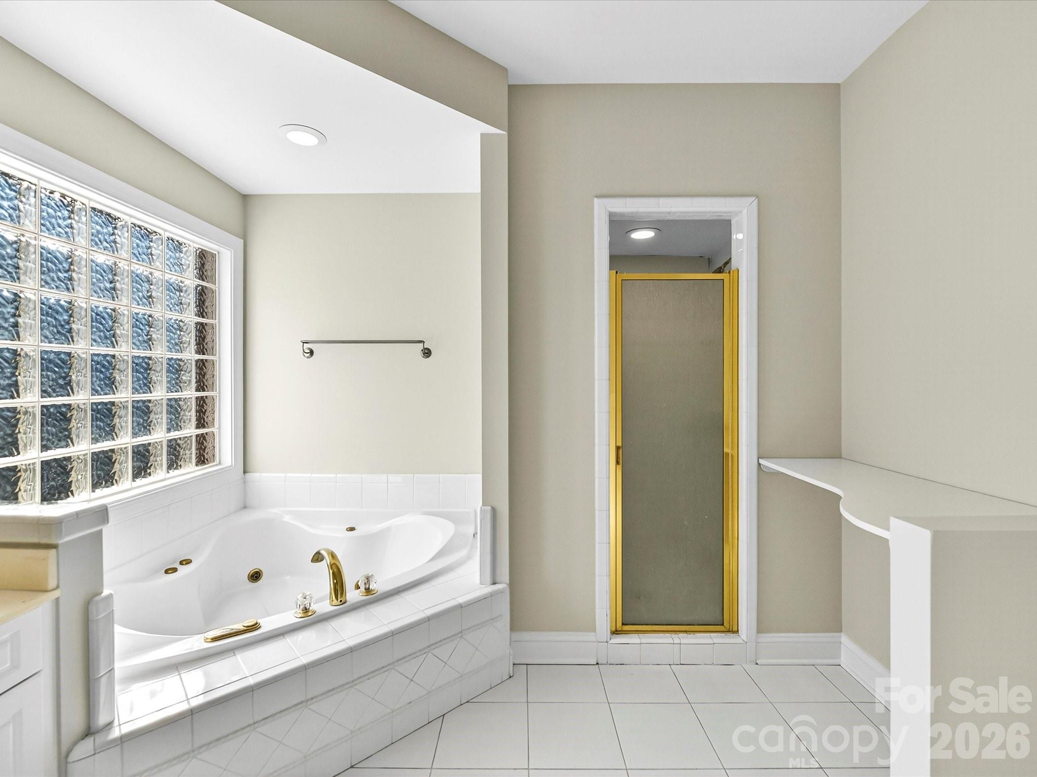 21410 Pinecrest Place