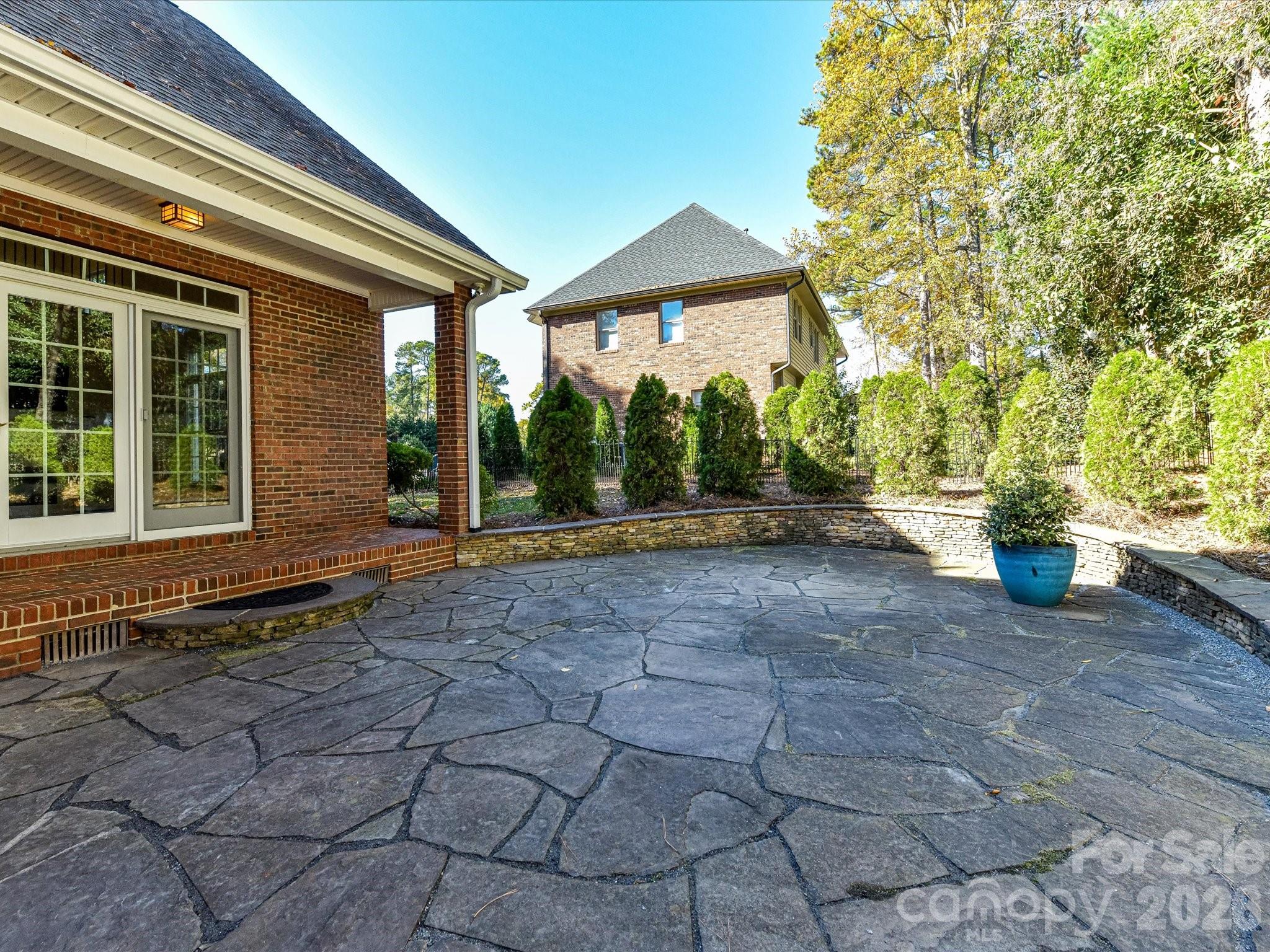 21410 Pinecrest Place