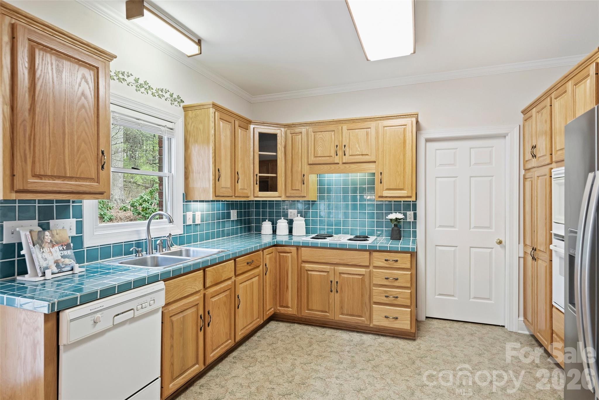 144 Pin Oak Lane