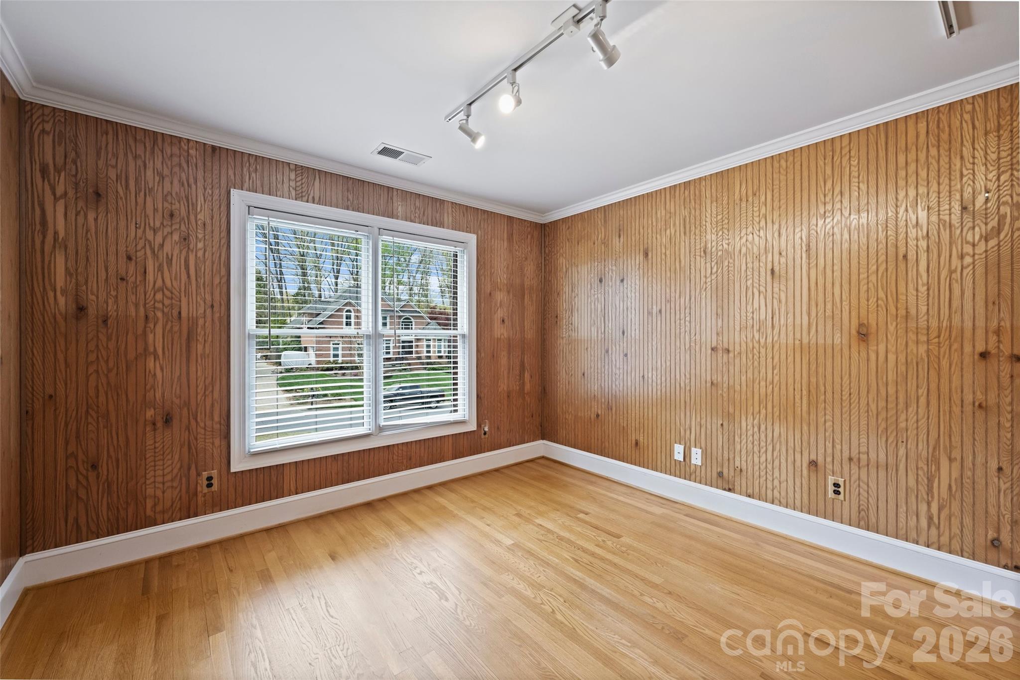 144 Pin Oak Lane