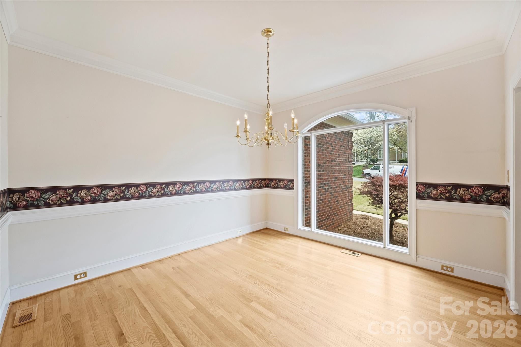 144 Pin Oak Lane