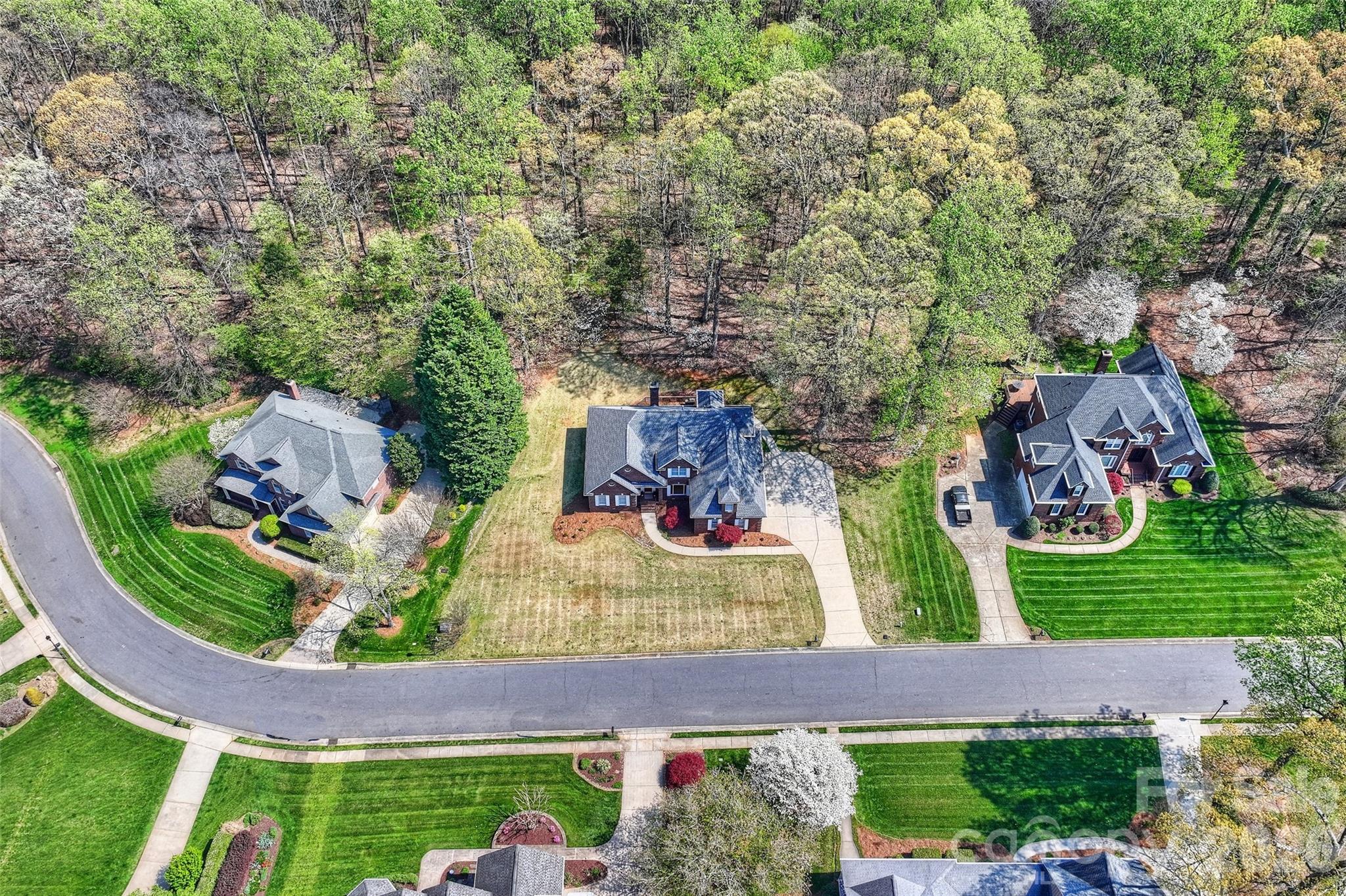 144 Pin Oak Lane