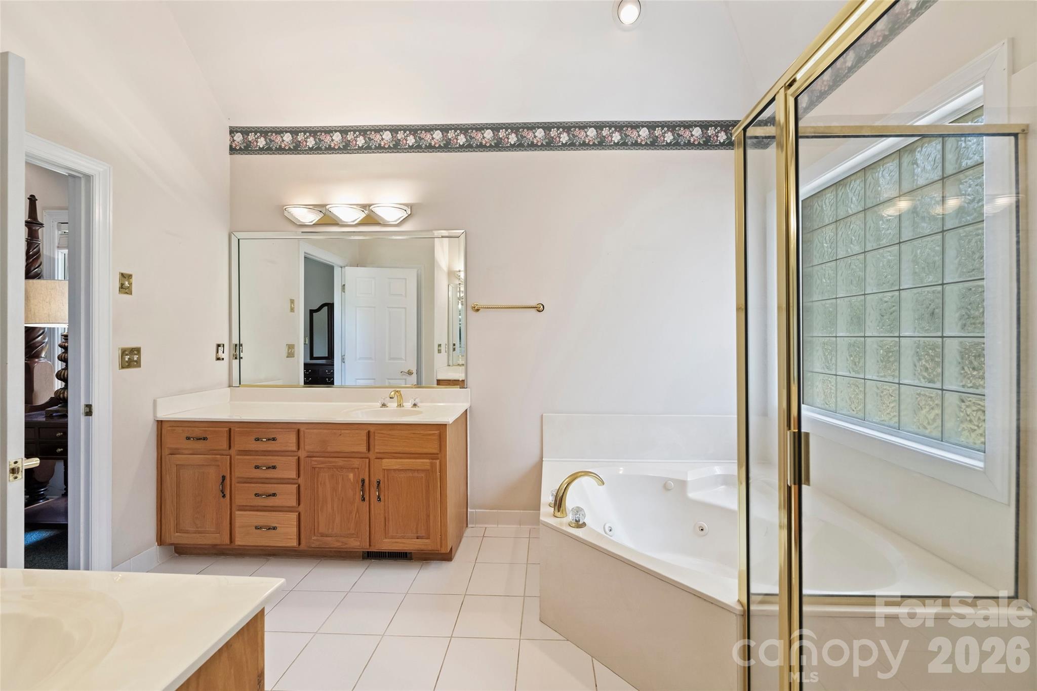 144 Pin Oak Lane