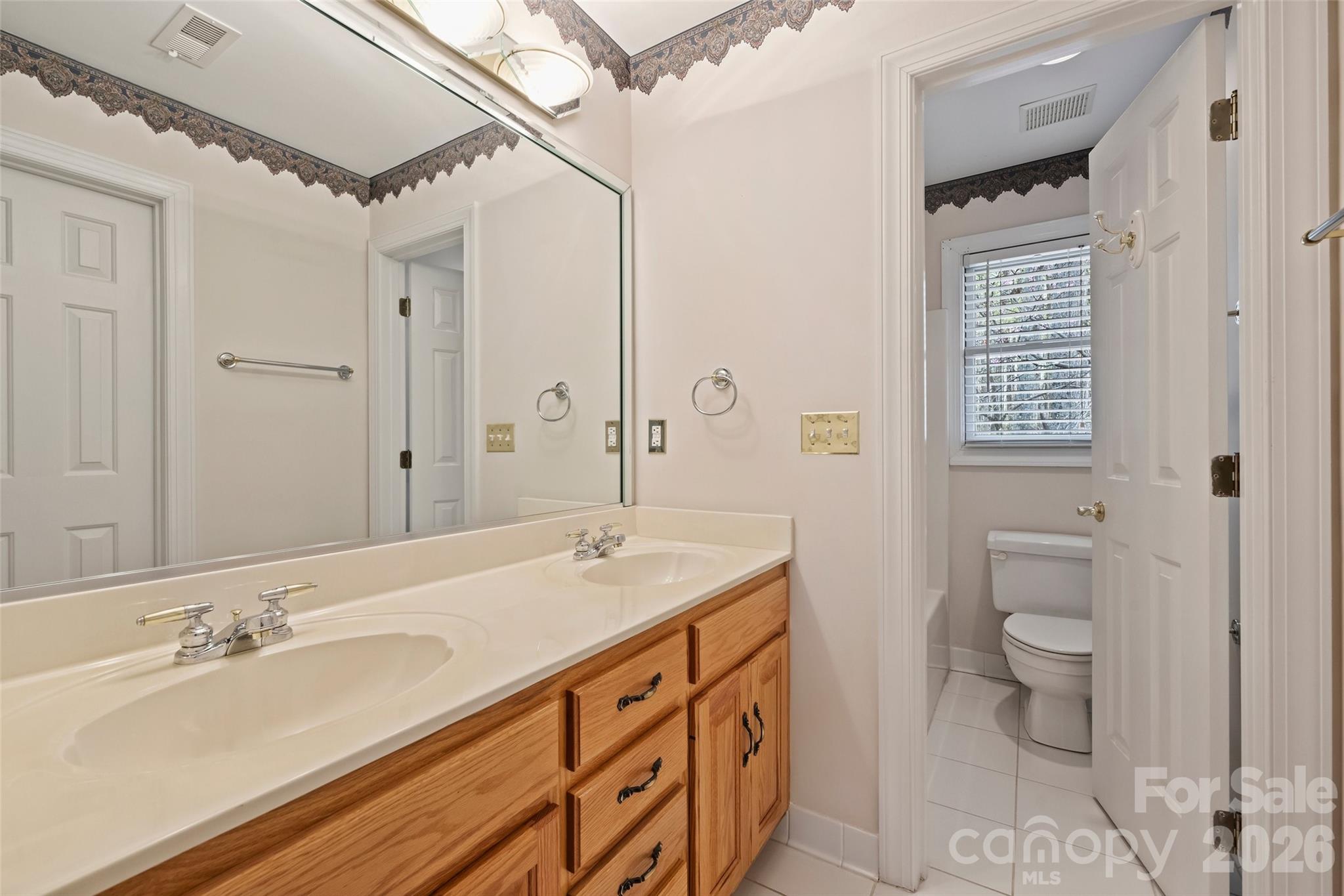 144 Pin Oak Lane