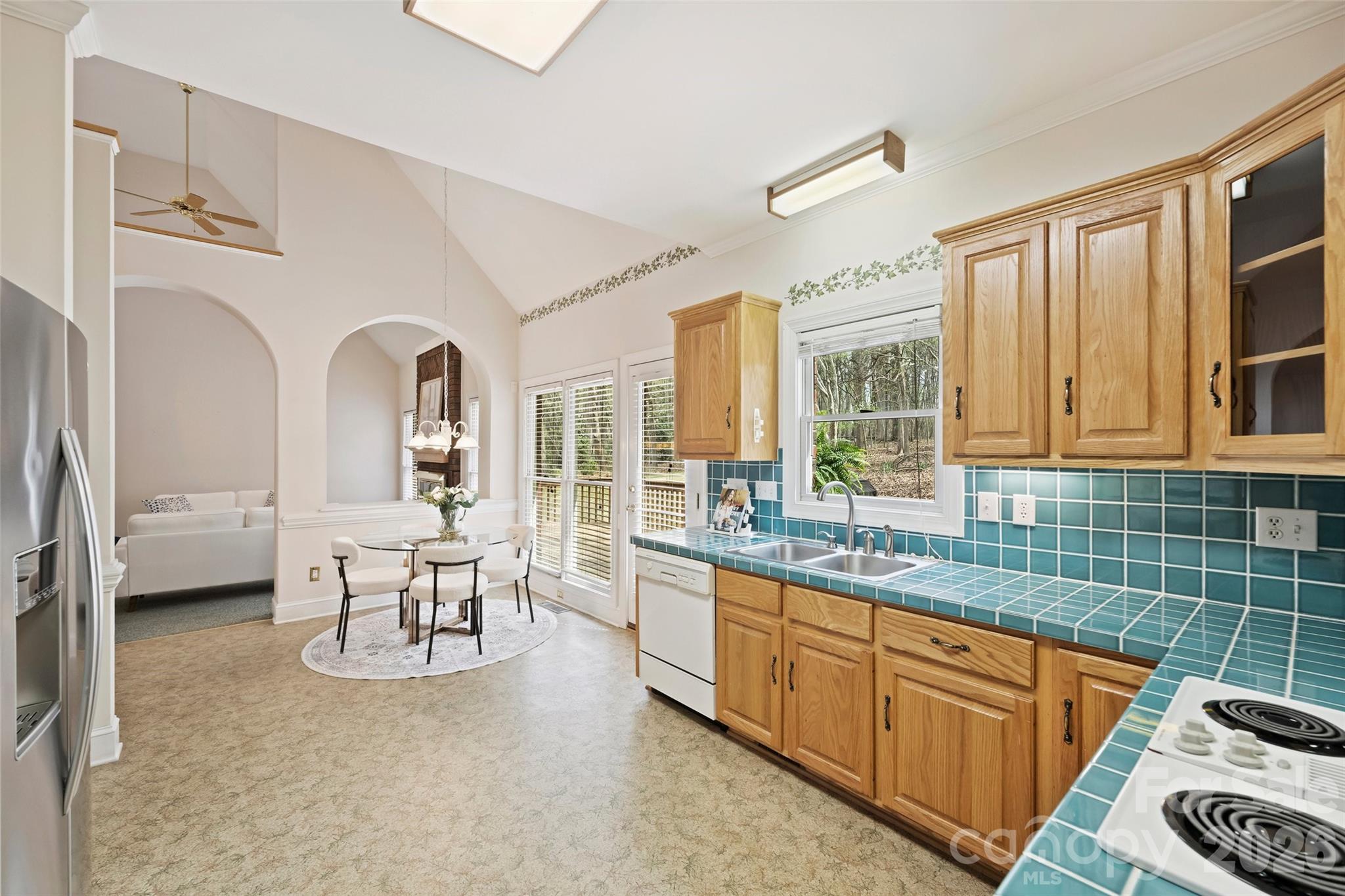 144 Pin Oak Lane