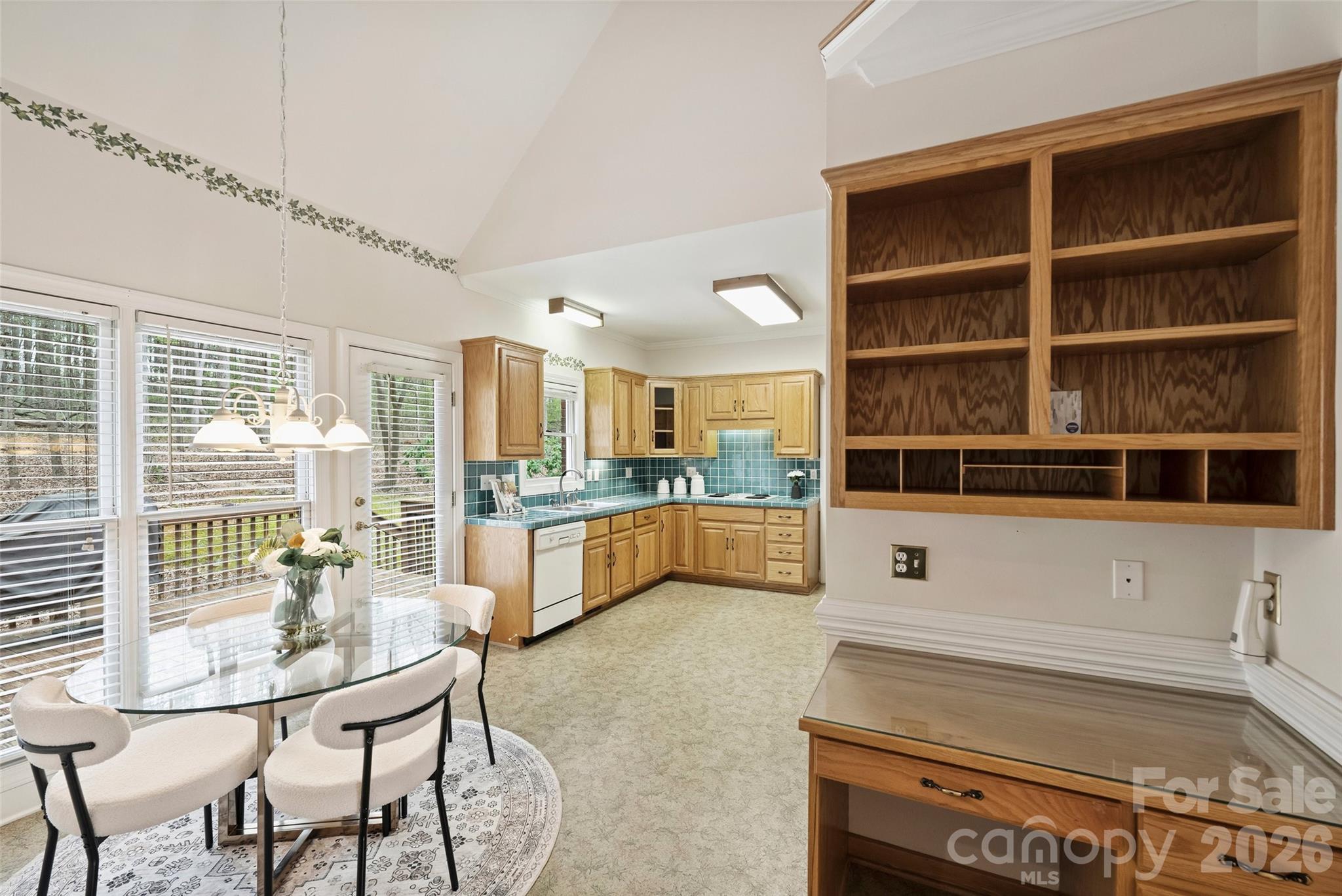 144 Pin Oak Lane