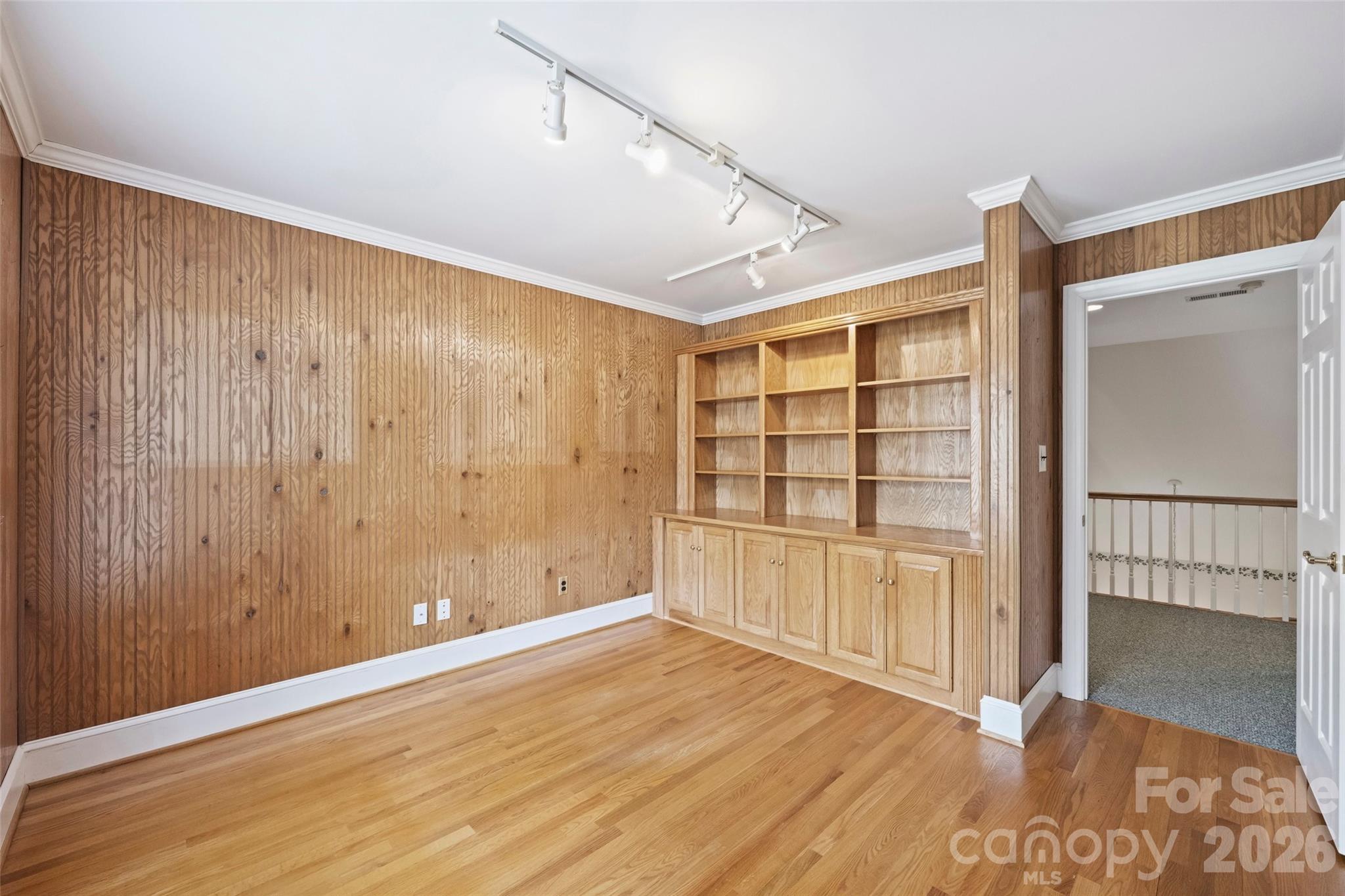 144 Pin Oak Lane