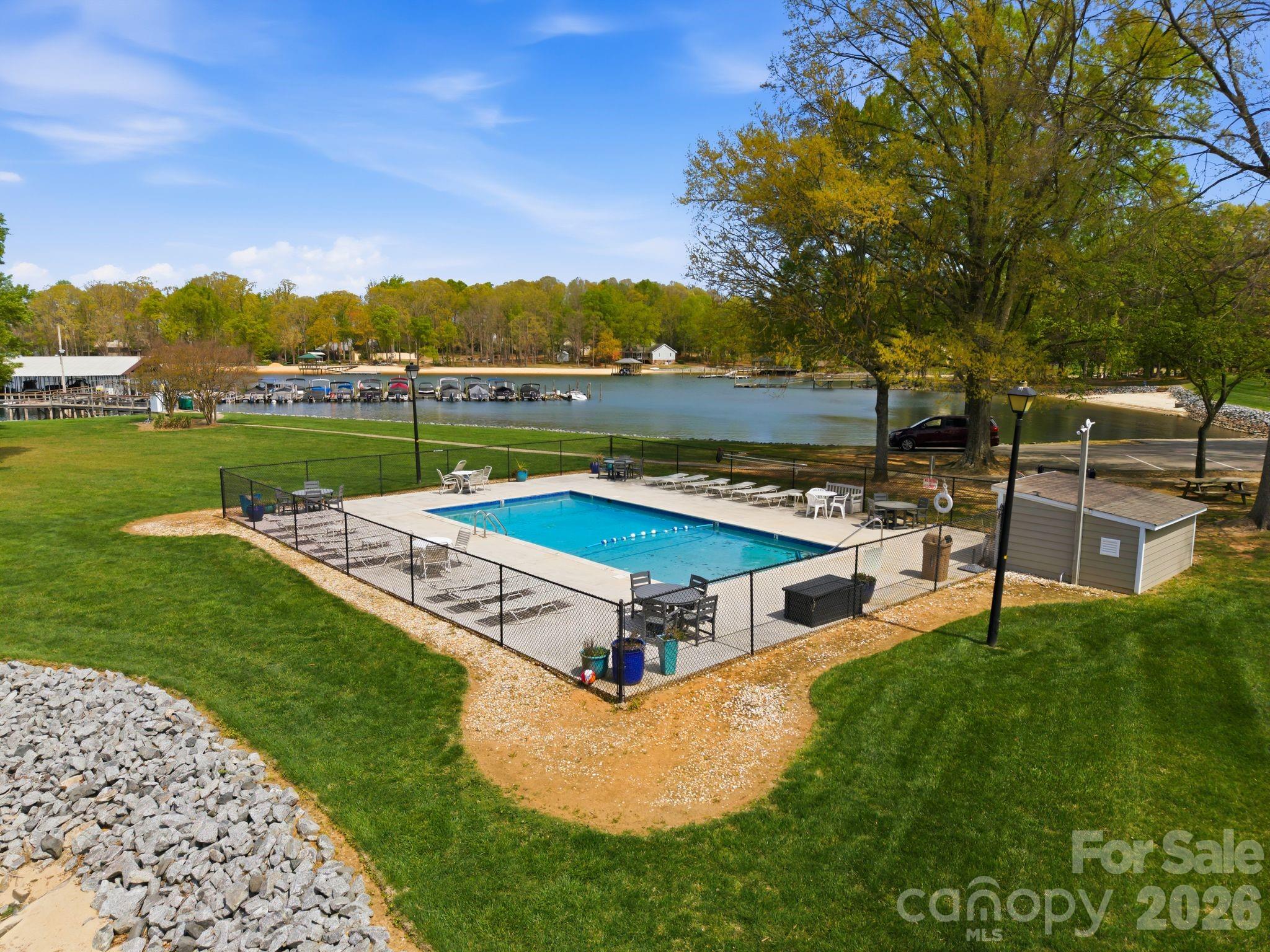 7613 Mariner Cove Drive