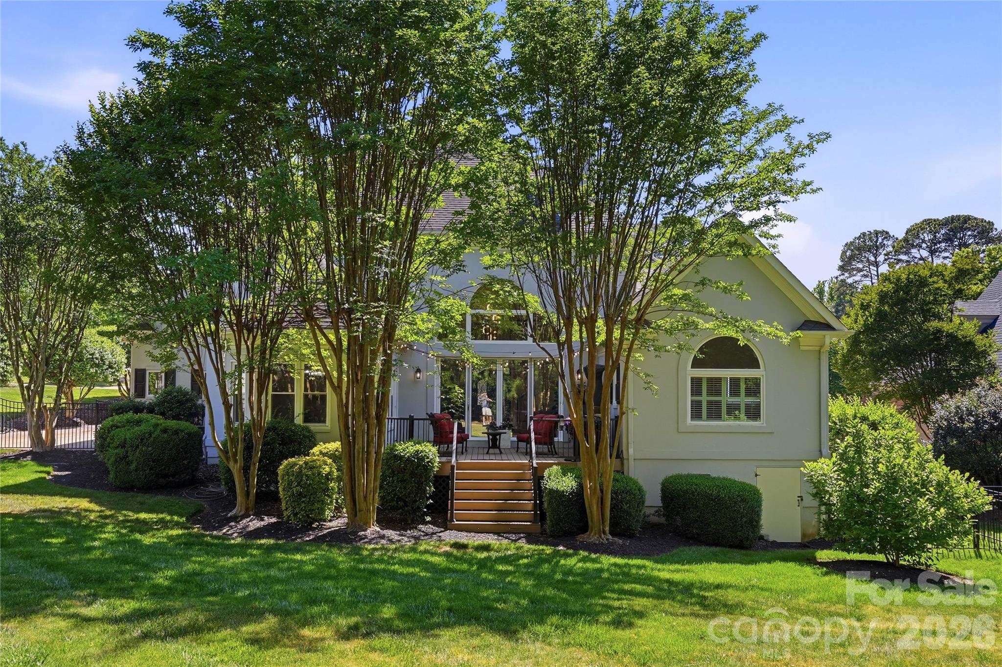 18928 Peninsula Point Drive