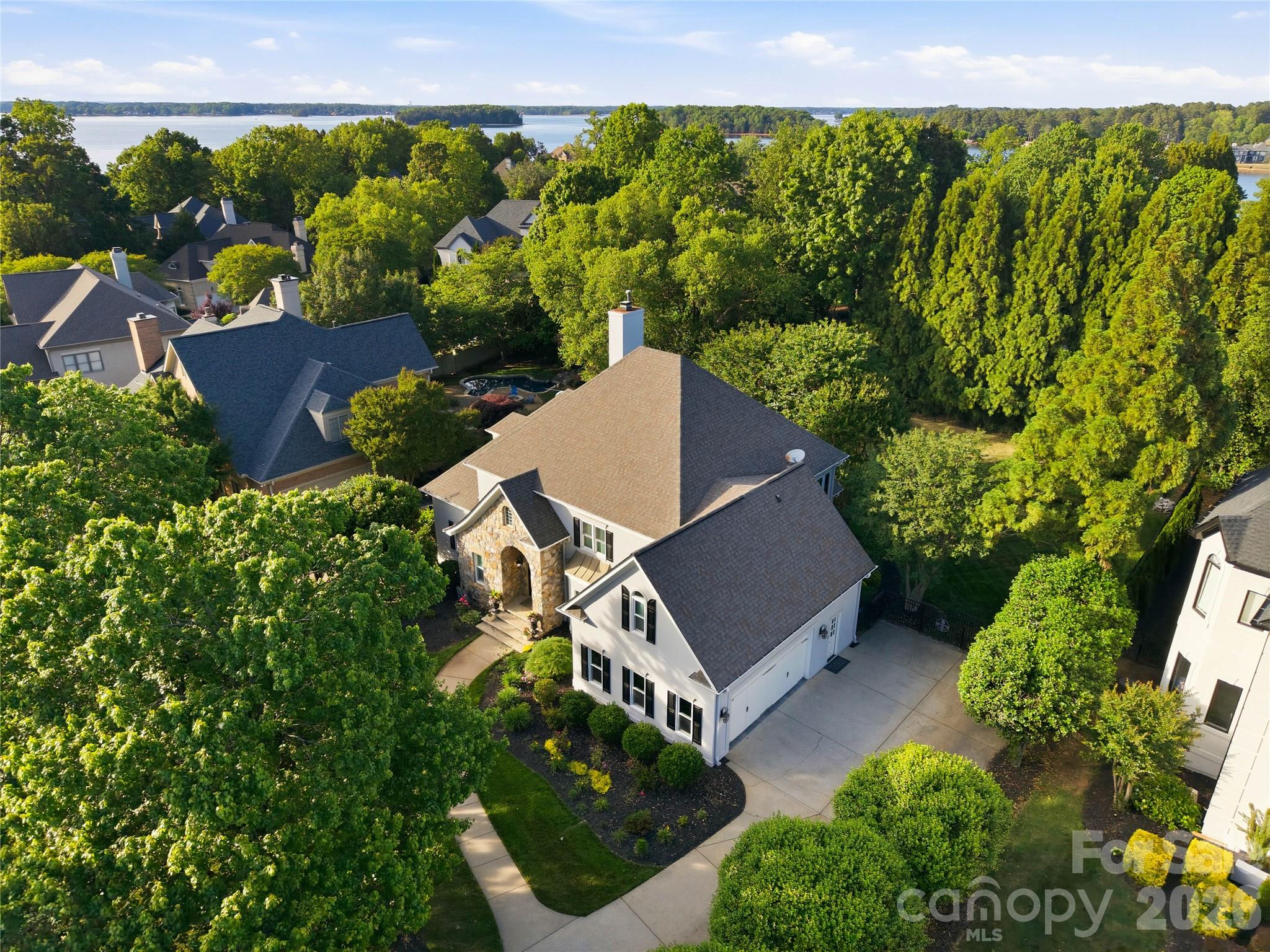 18928 Peninsula Point Drive