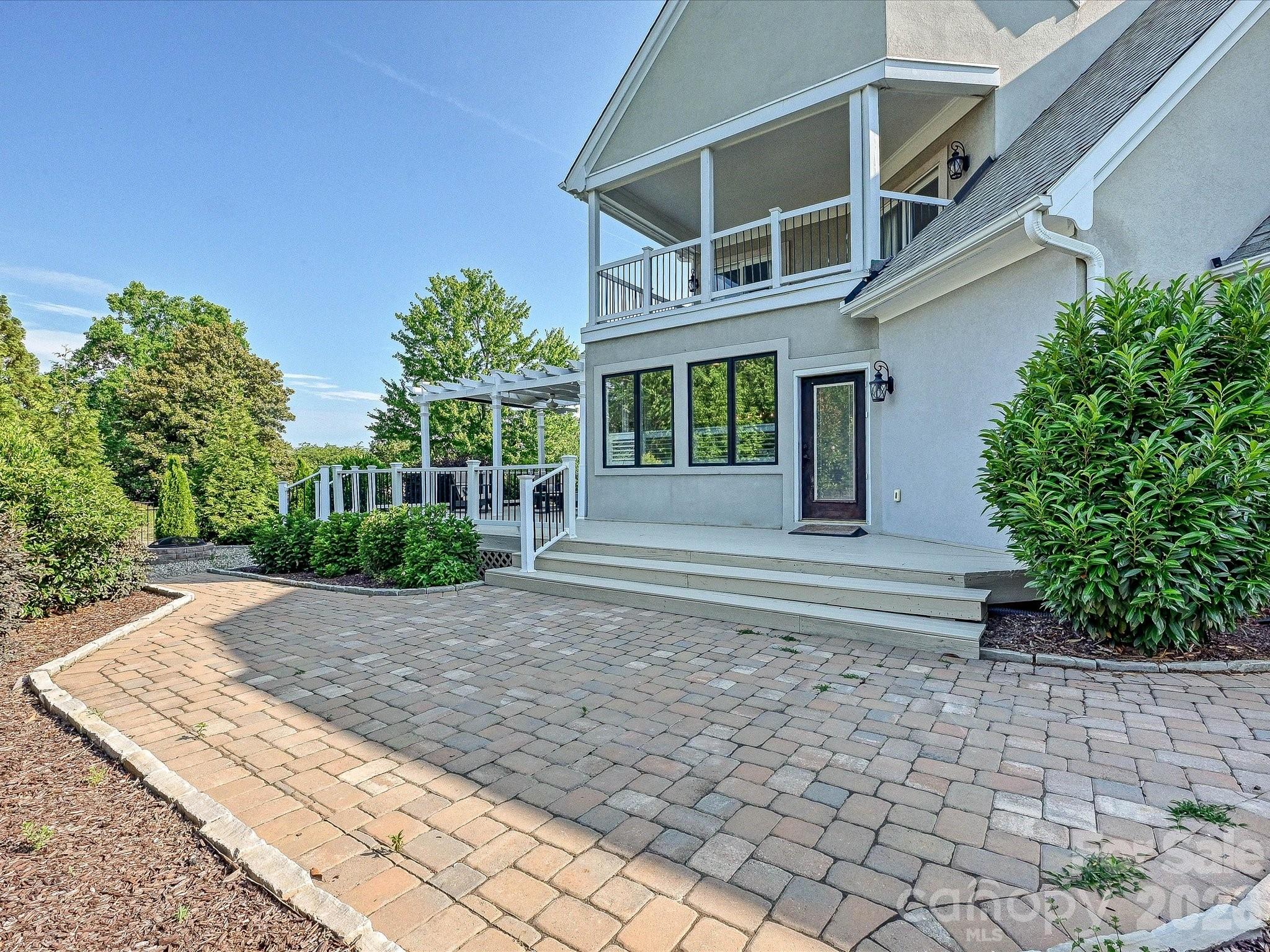 17626 Spinnakers Reach Drive