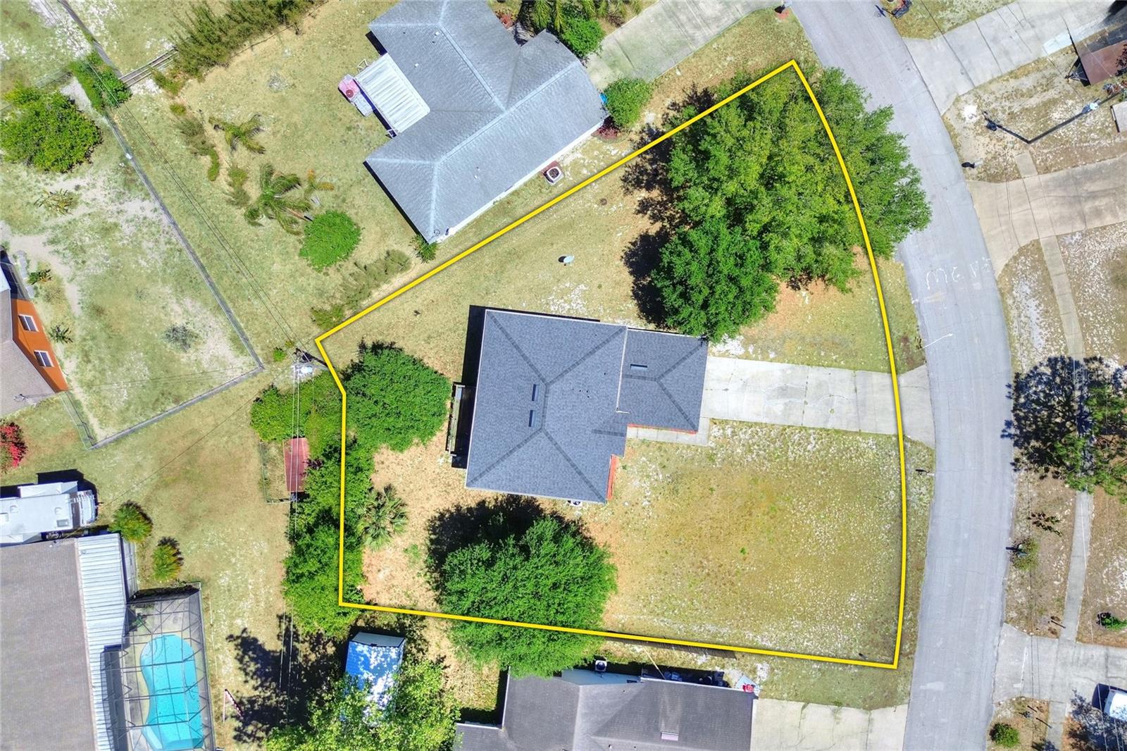 186 ROSEDALE DR