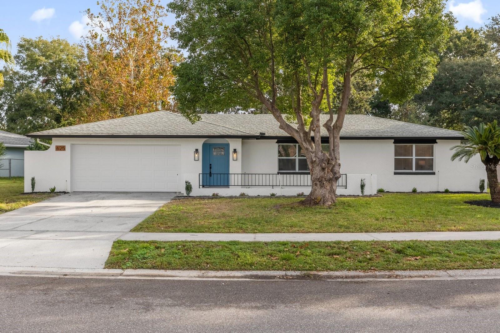 625 APPLEWOOD AVE