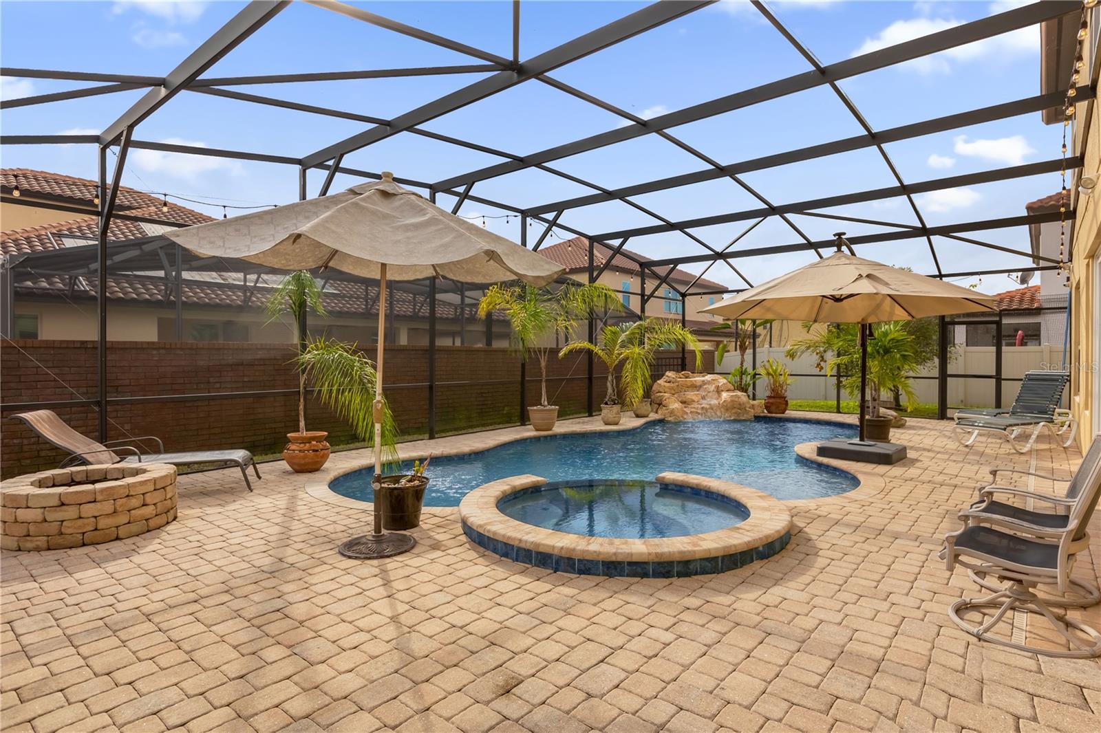 1208 BELLA VISTA CIR