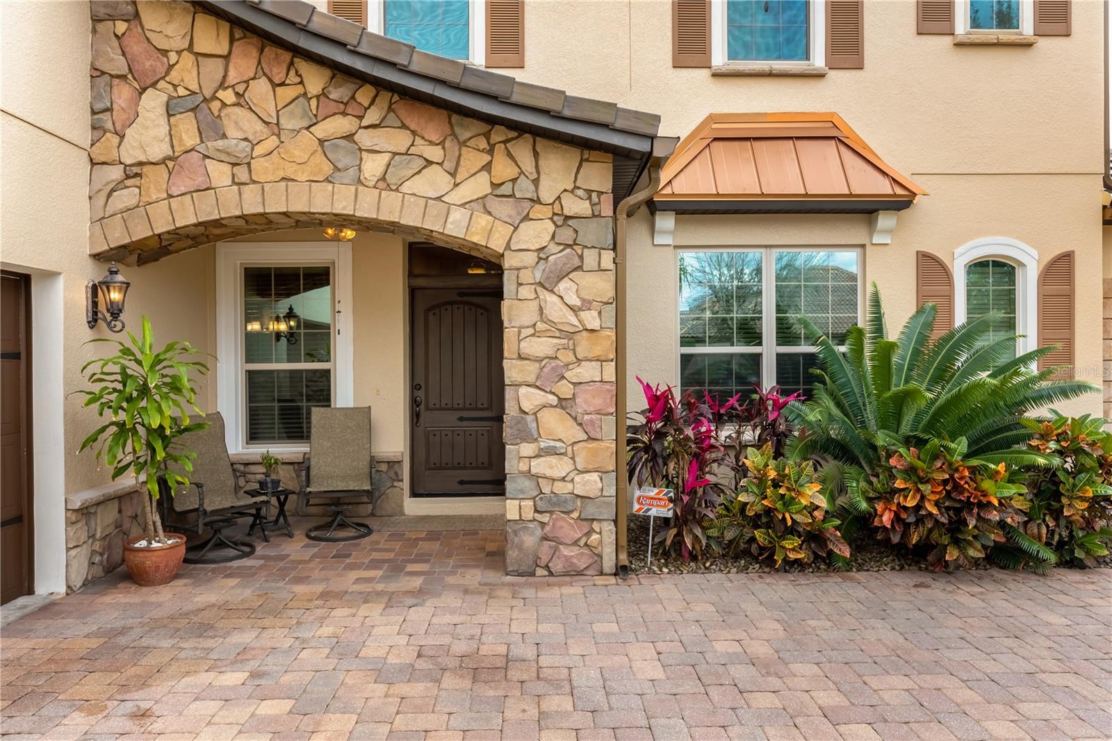 1208 BELLA VISTA CIR