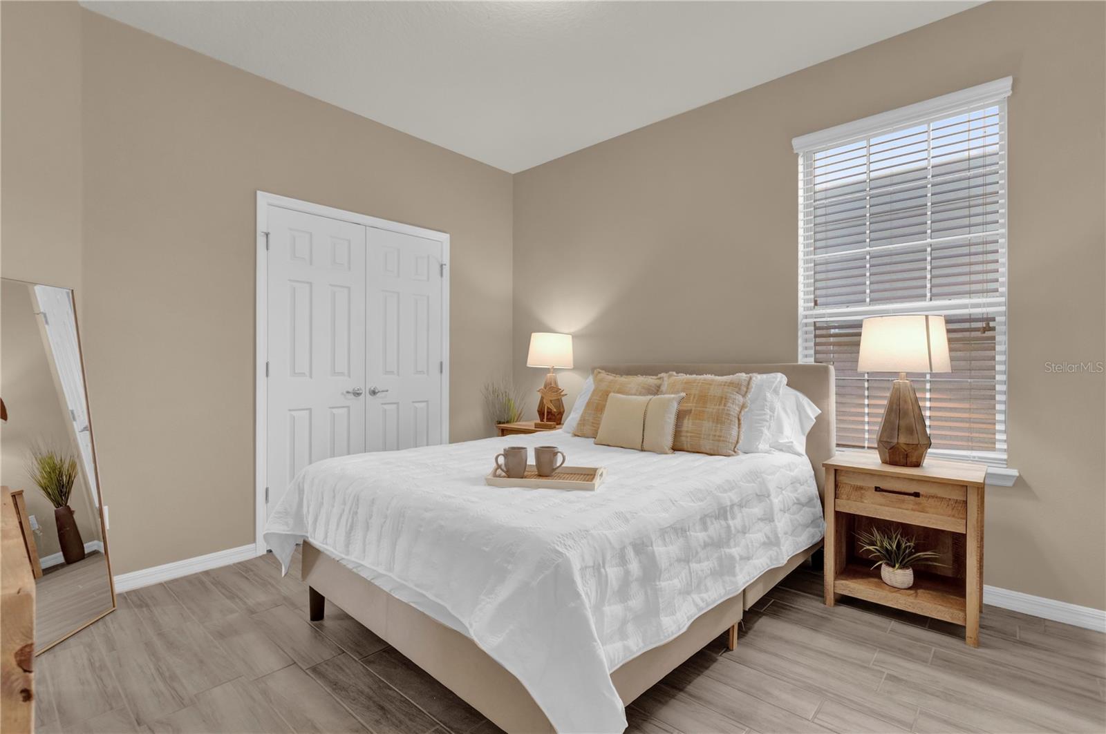 1208 BELLA VISTA CIR