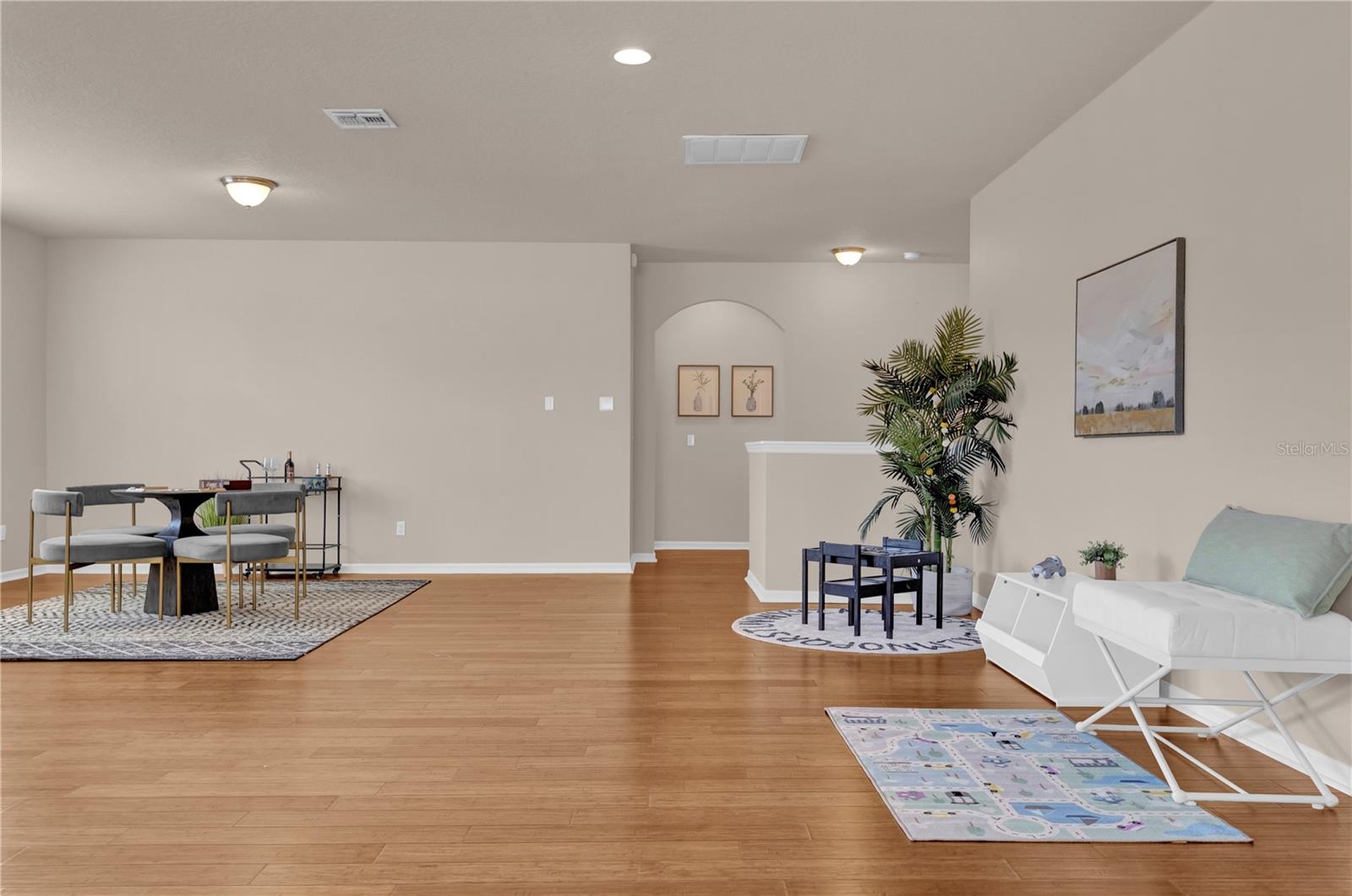 1208 BELLA VISTA CIR