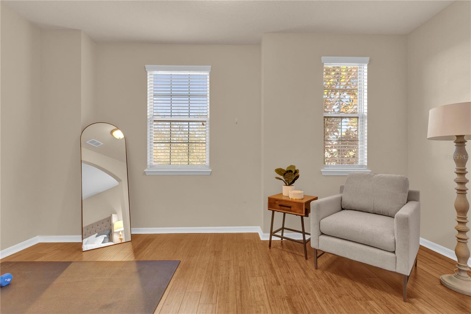 1208 BELLA VISTA CIR