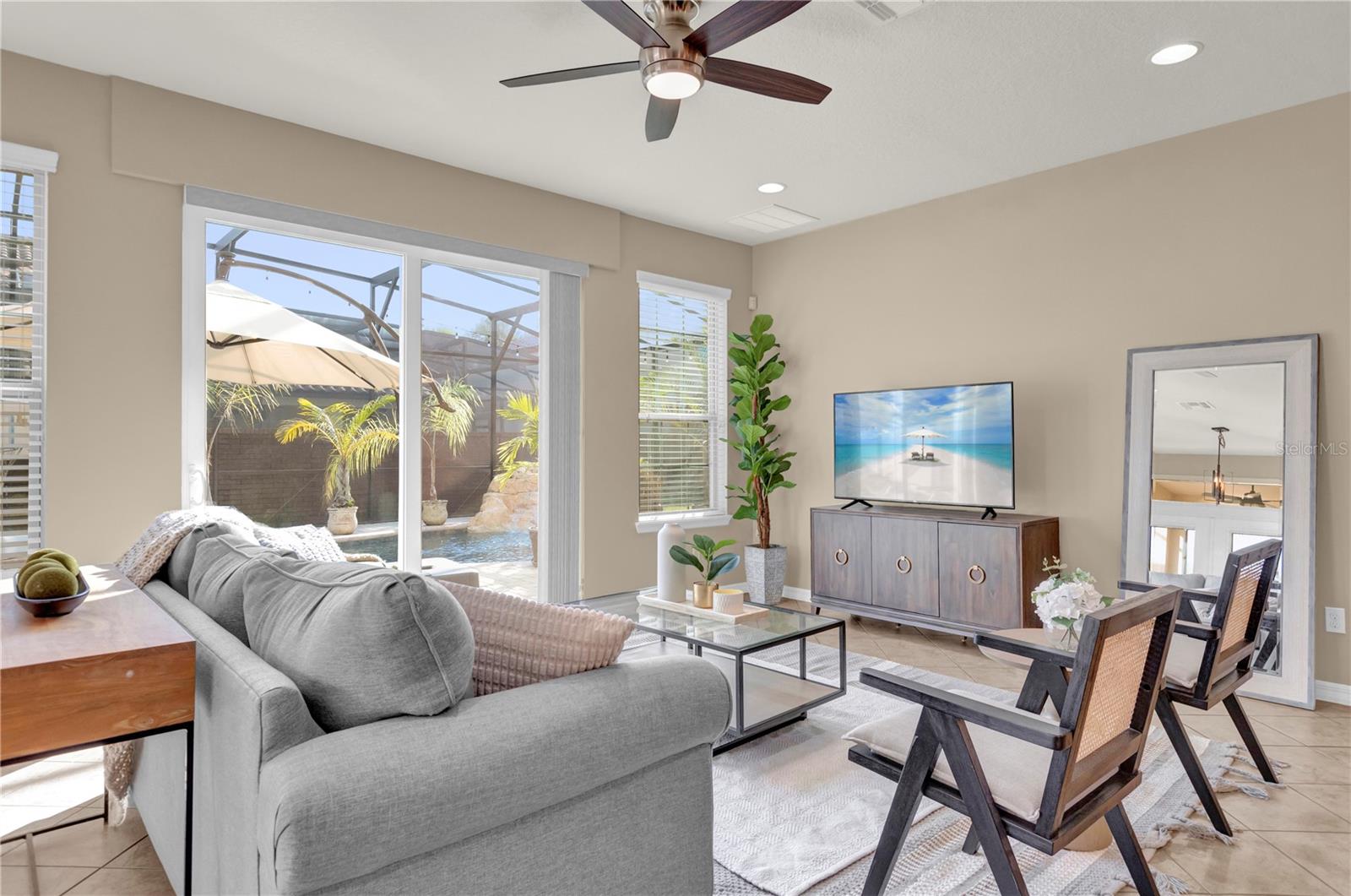 1208 BELLA VISTA CIR