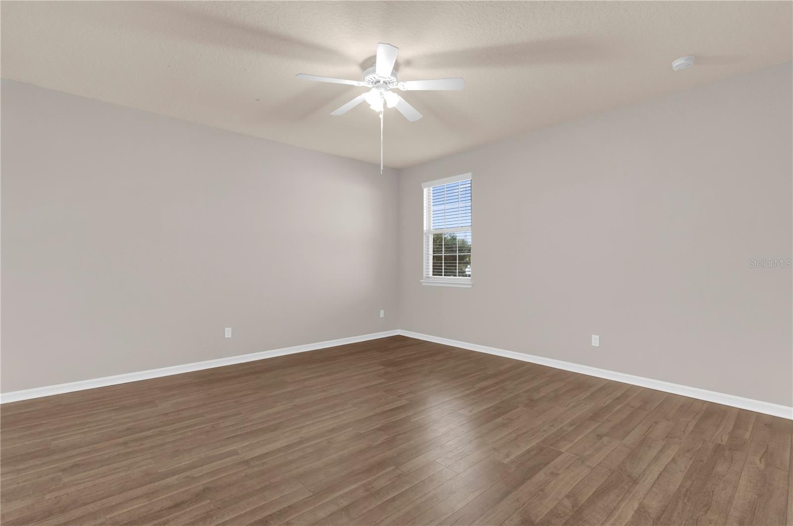 1208 BELLA VISTA CIR