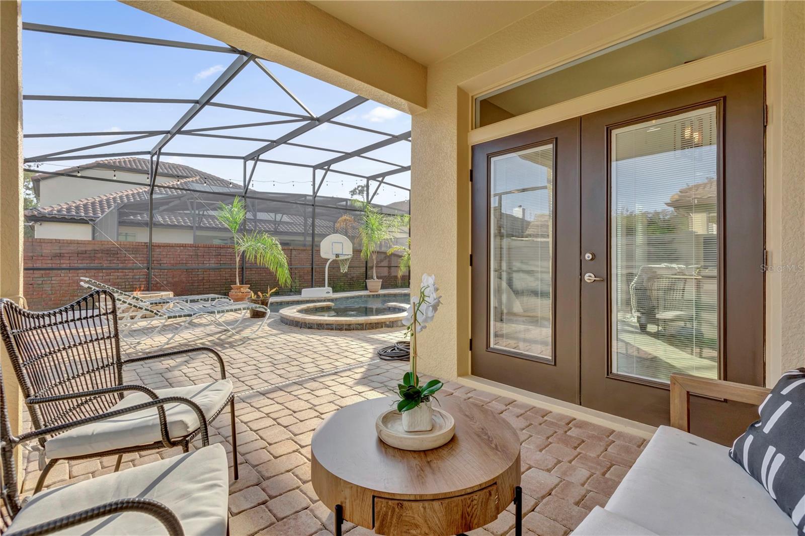 1208 BELLA VISTA CIR