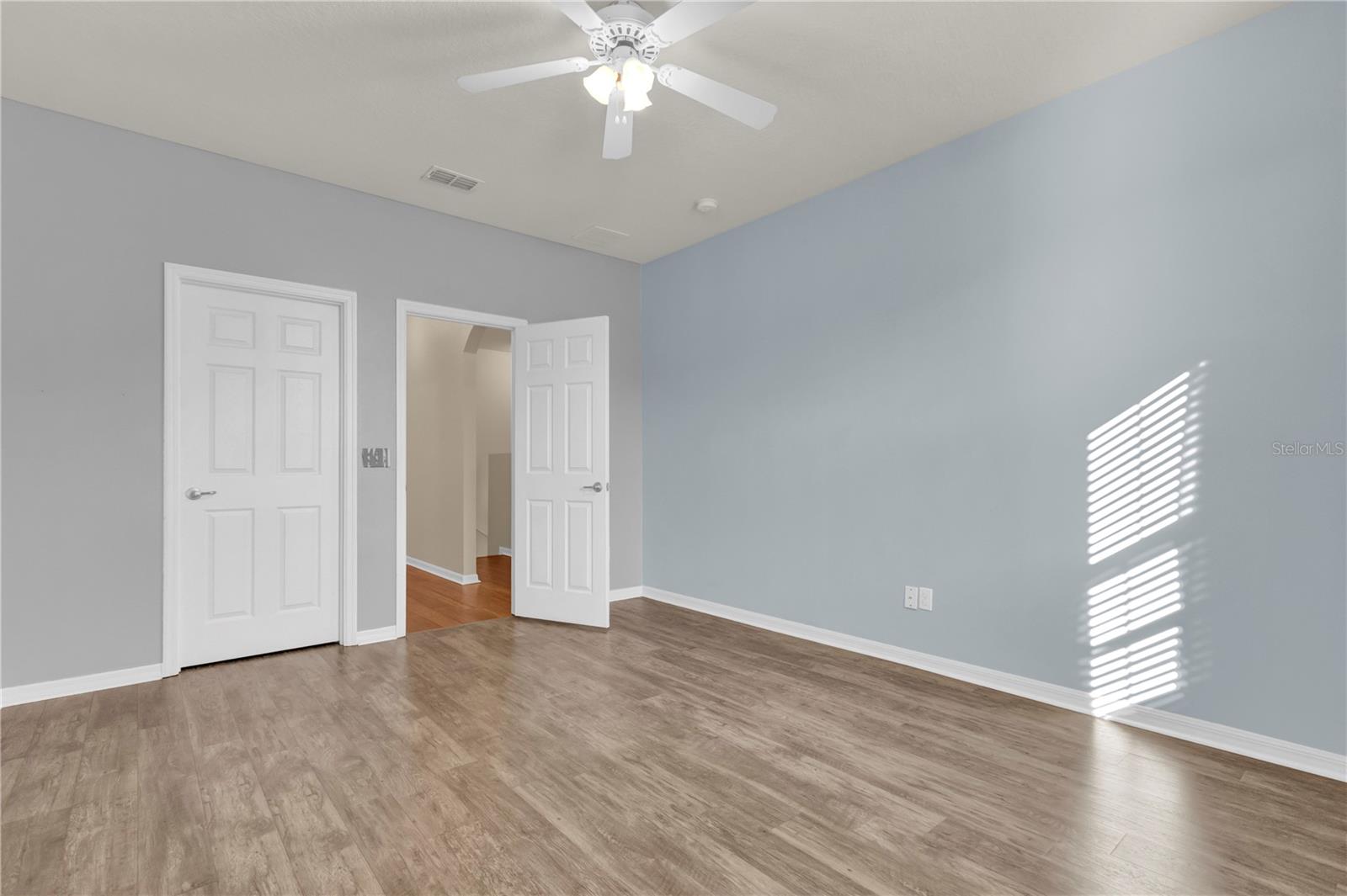 1208 BELLA VISTA CIR