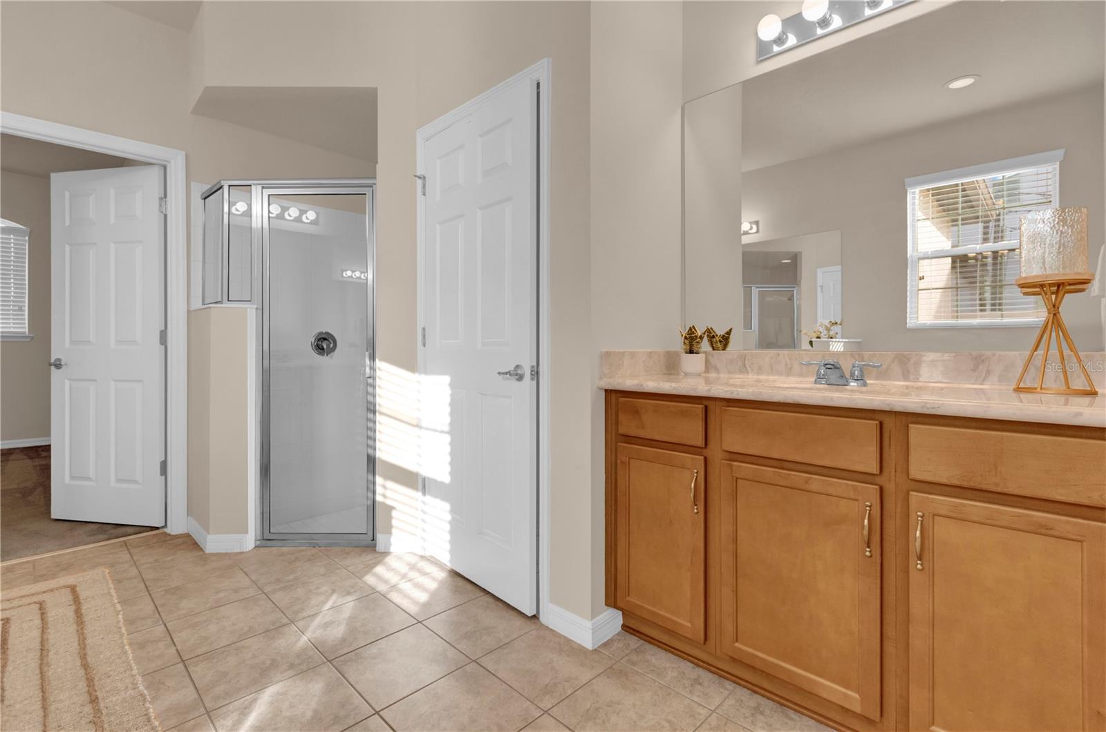 1208 BELLA VISTA CIR