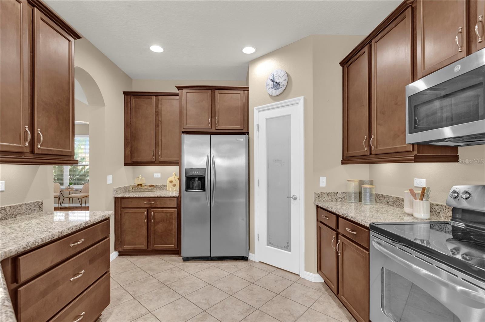 1208 BELLA VISTA CIR