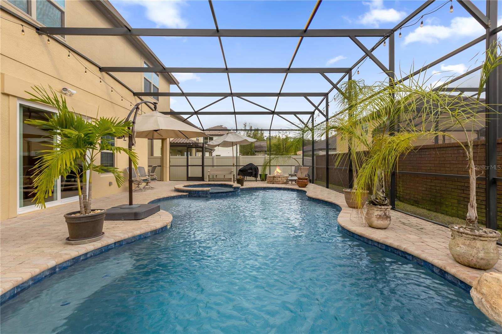 1208 BELLA VISTA CIR