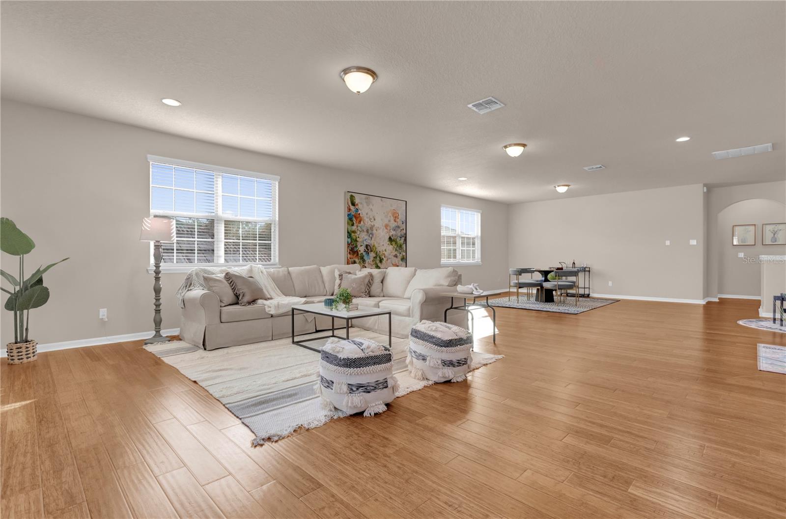 1208 BELLA VISTA CIR