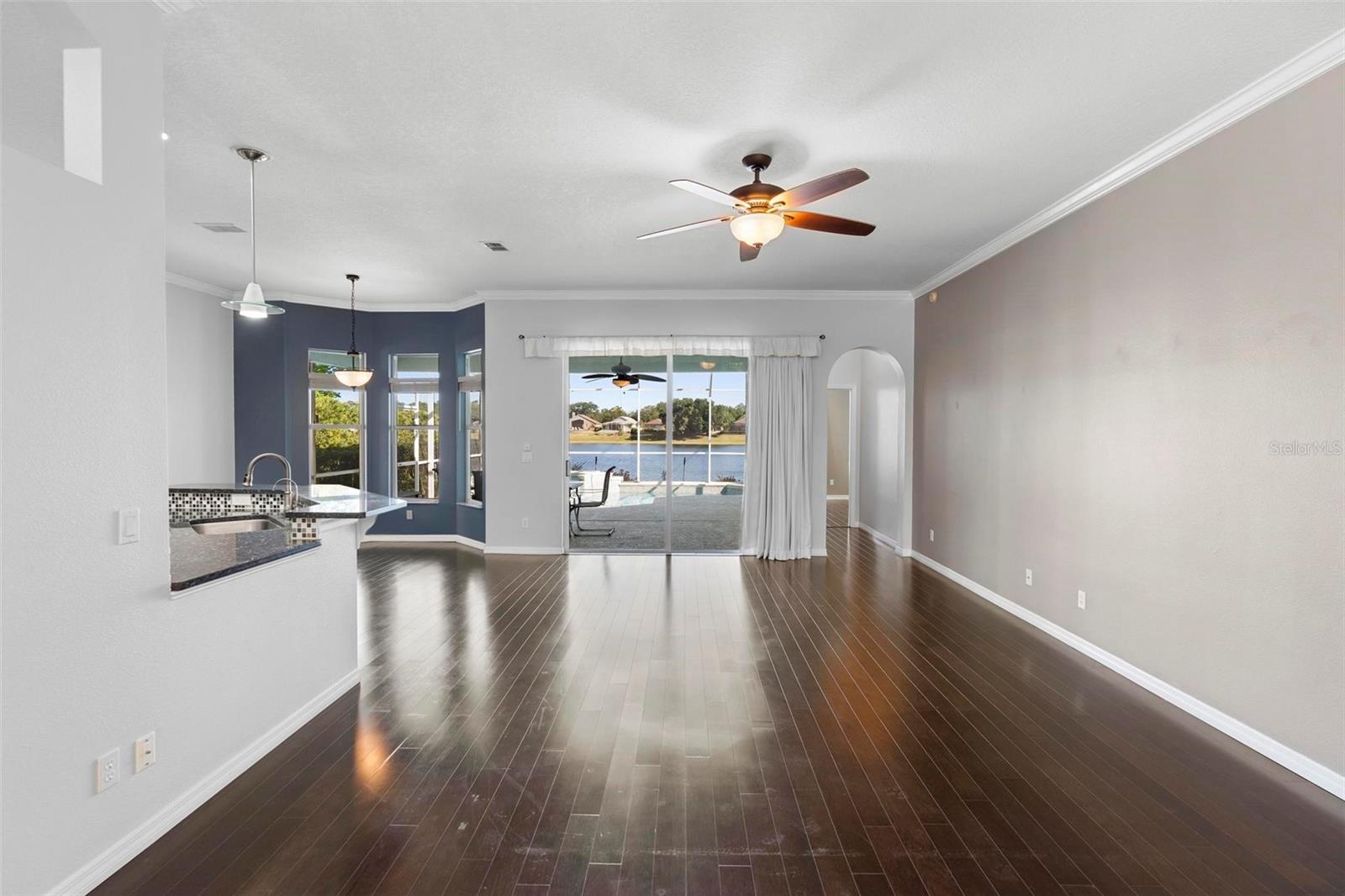 829 LAKEWORTH CIR