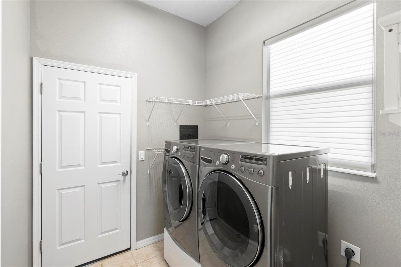 829 LAKEWORTH CIR