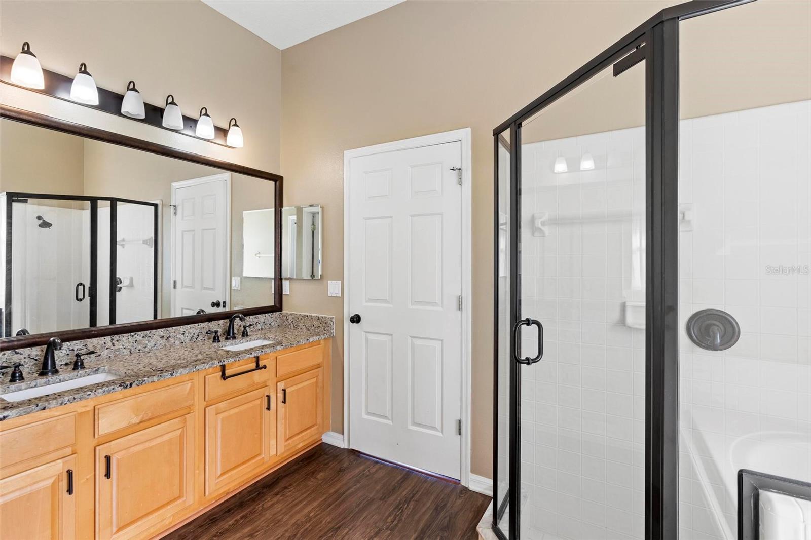 829 LAKEWORTH CIR