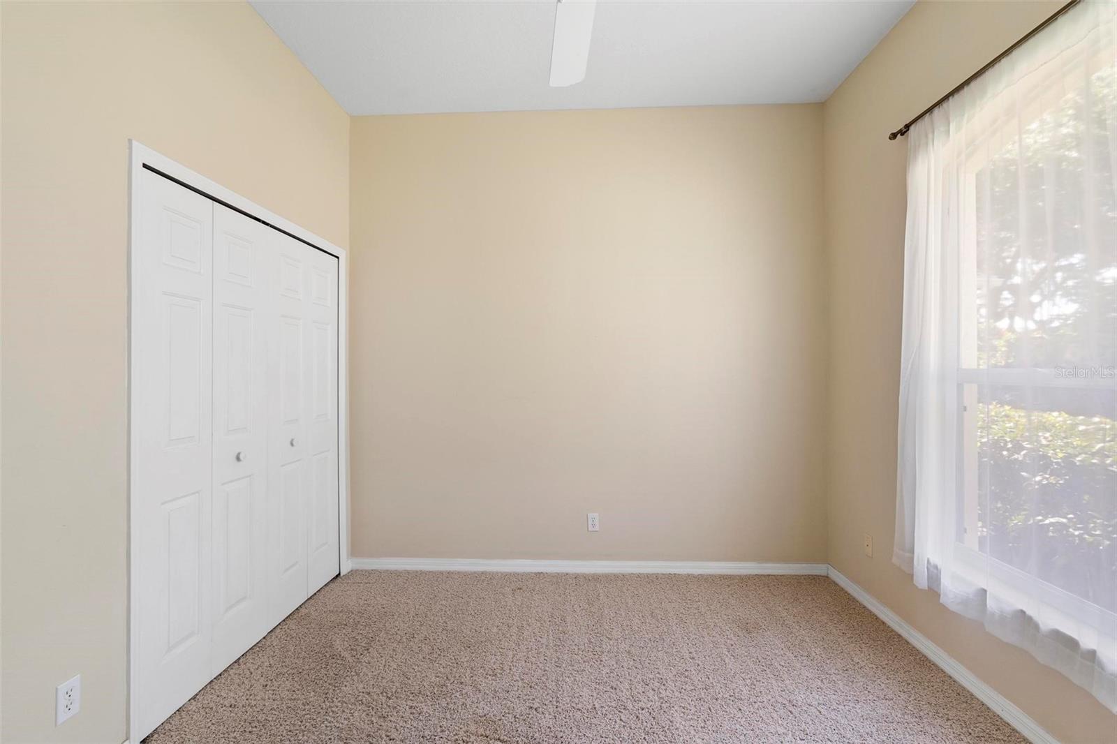 829 LAKEWORTH CIR