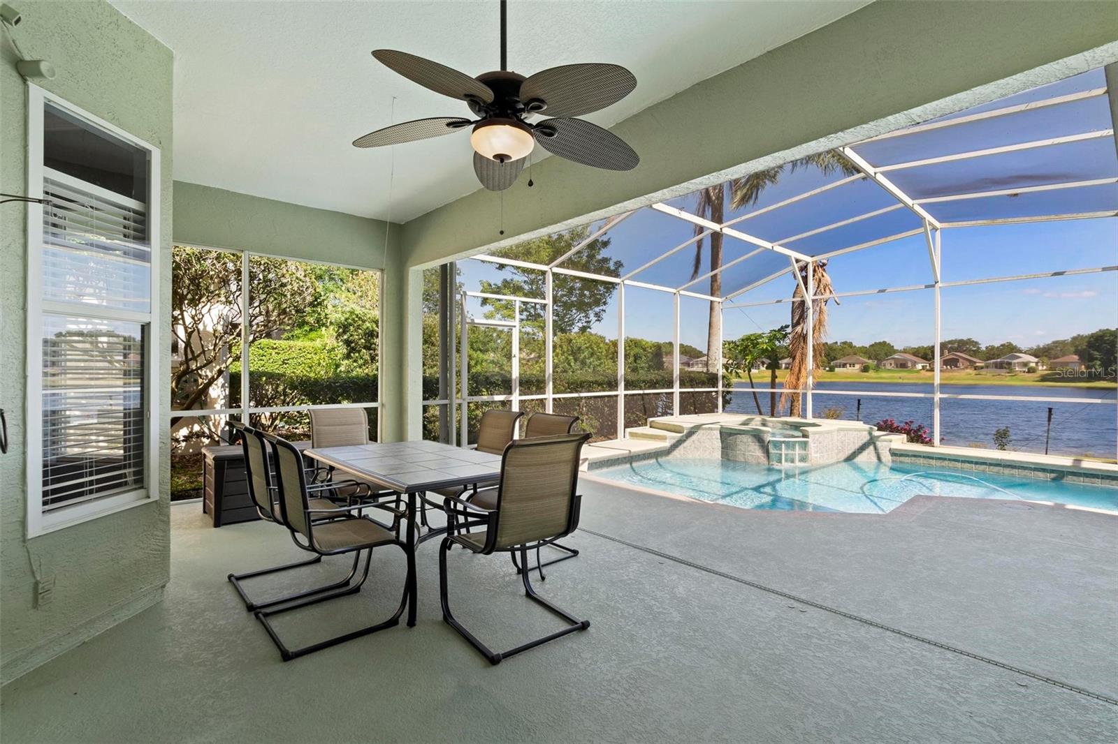829 LAKEWORTH CIR