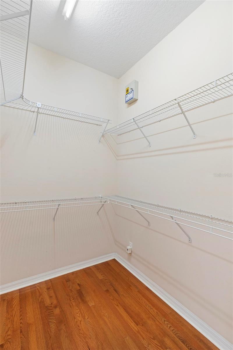 829 LAKEWORTH CIR