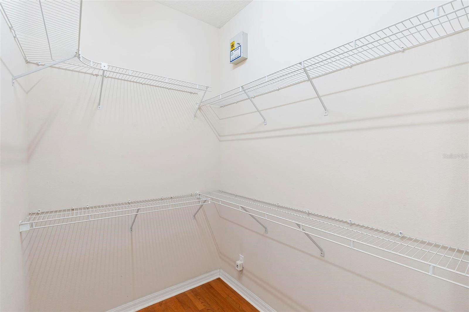 829 LAKEWORTH CIR