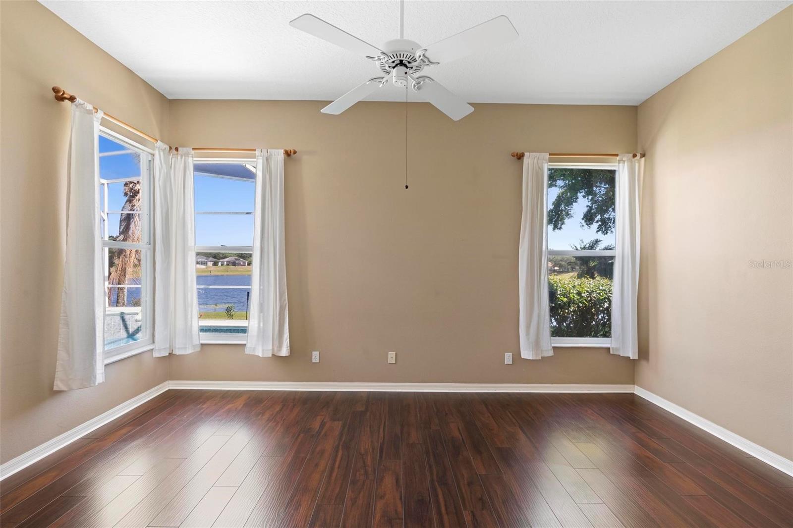 829 LAKEWORTH CIR